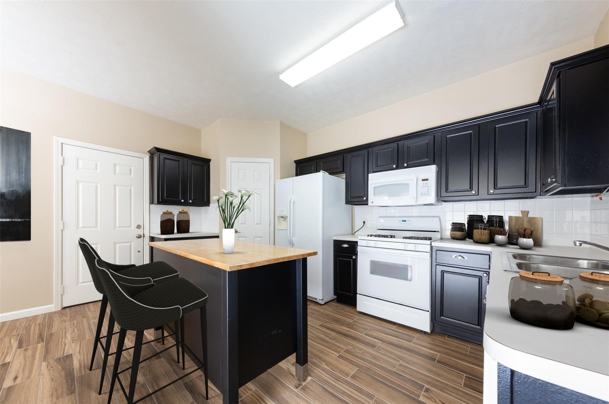 4707 Cashel Circle C Property Photo 4