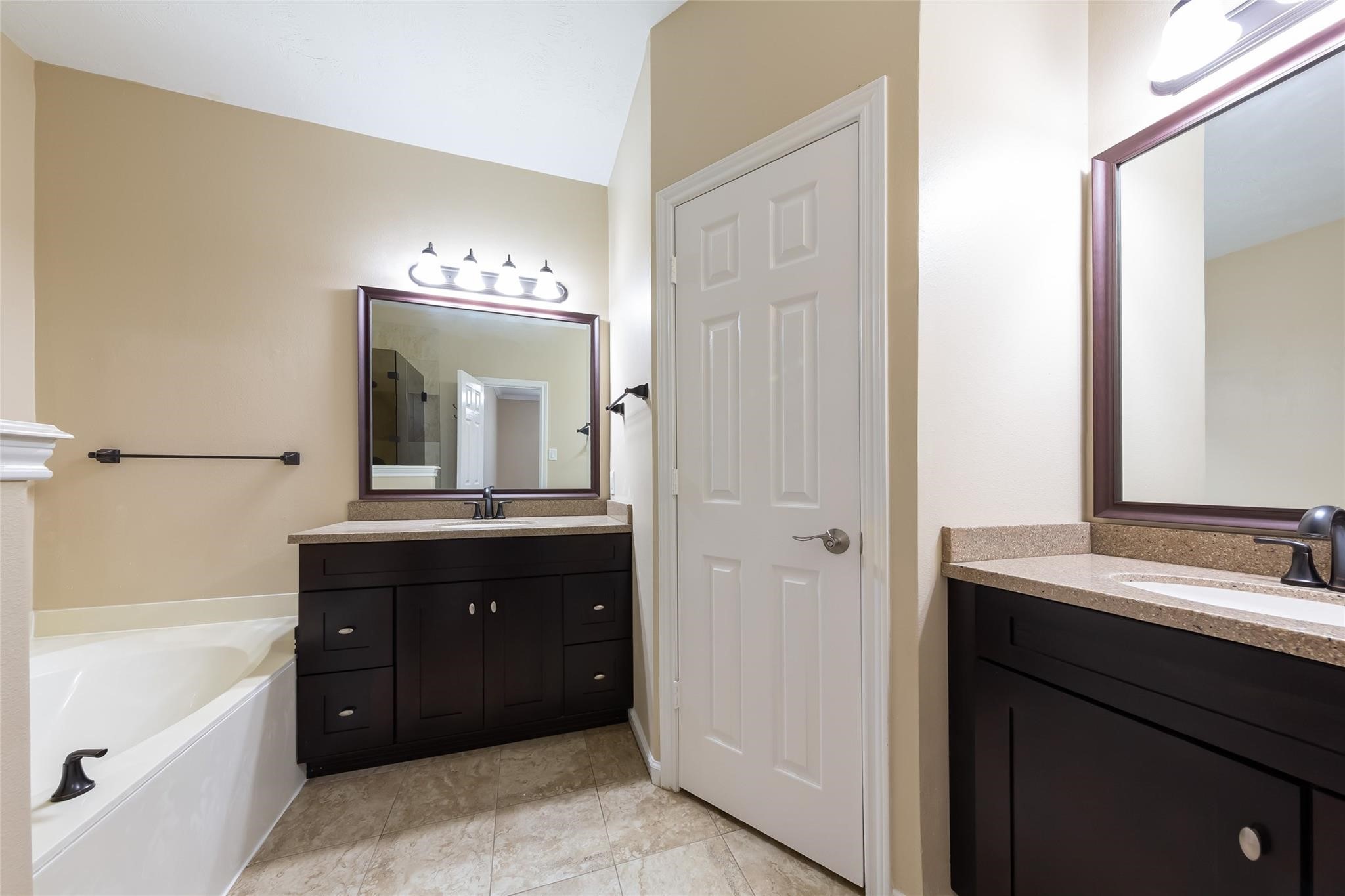 4707 Cashel Circle C Property Photo 6