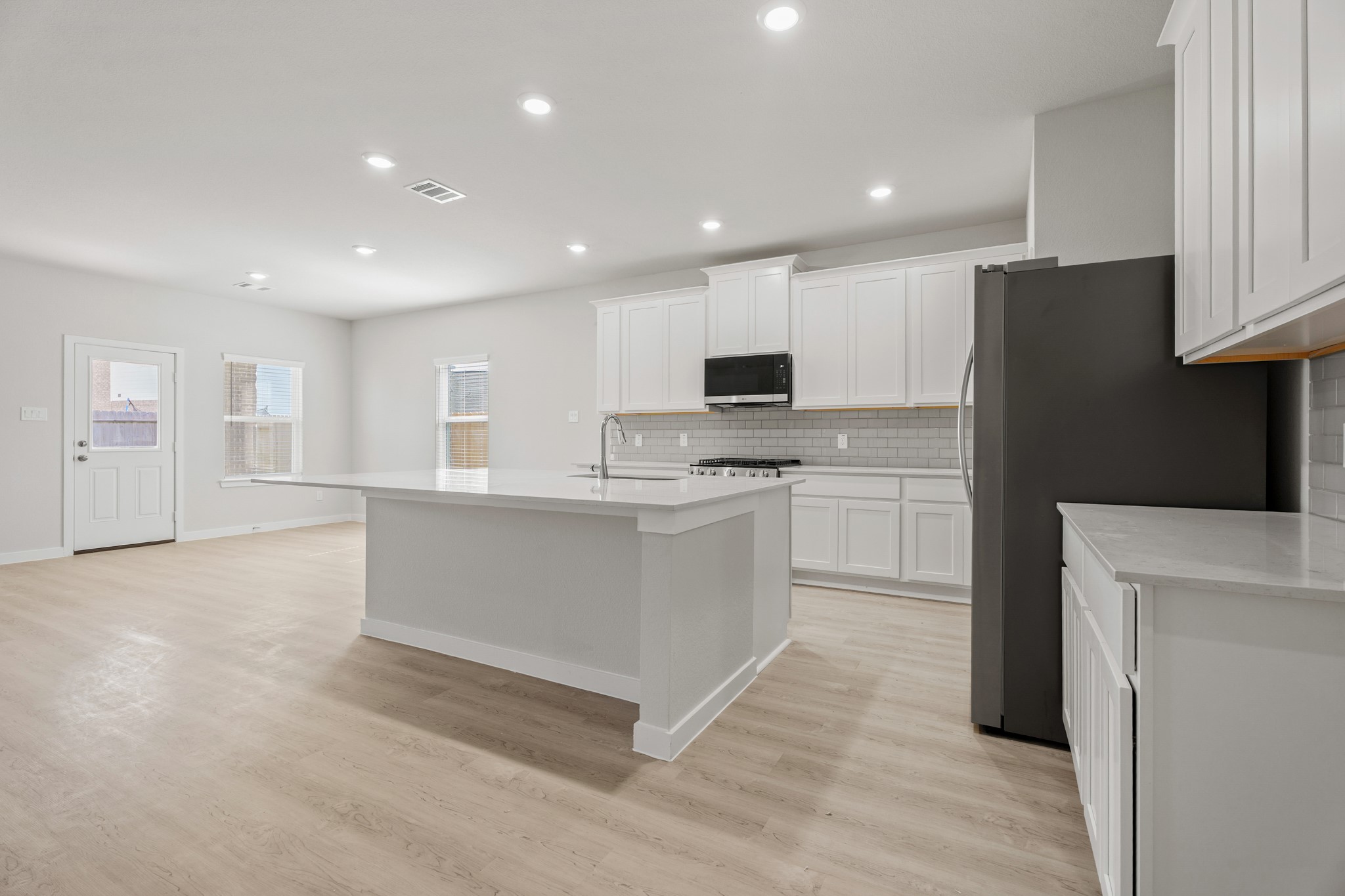 13214 Anchor Bay Drive Property Photo 4