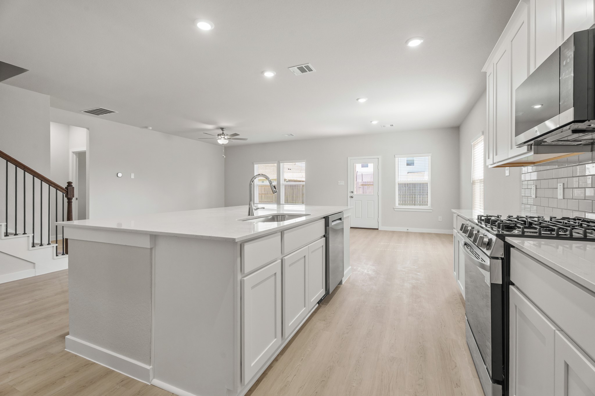 13214 Anchor Bay Drive Property Photo 6