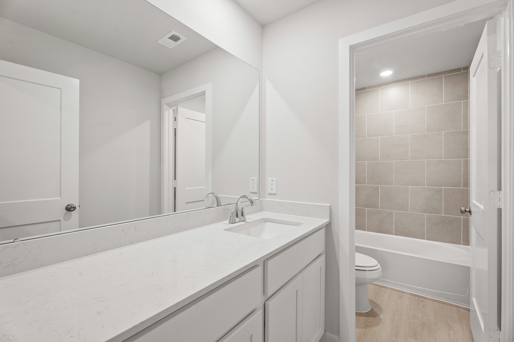 13214 Anchor Bay Drive Property Photo 23