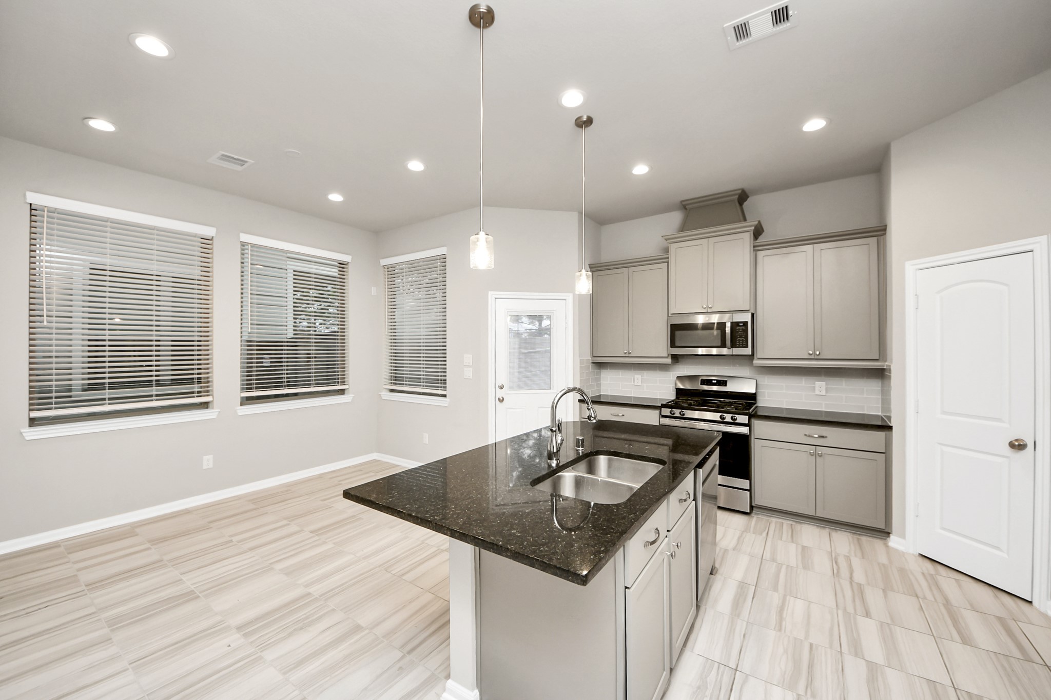 29106 Artic Brook Lane Property Photo 3
