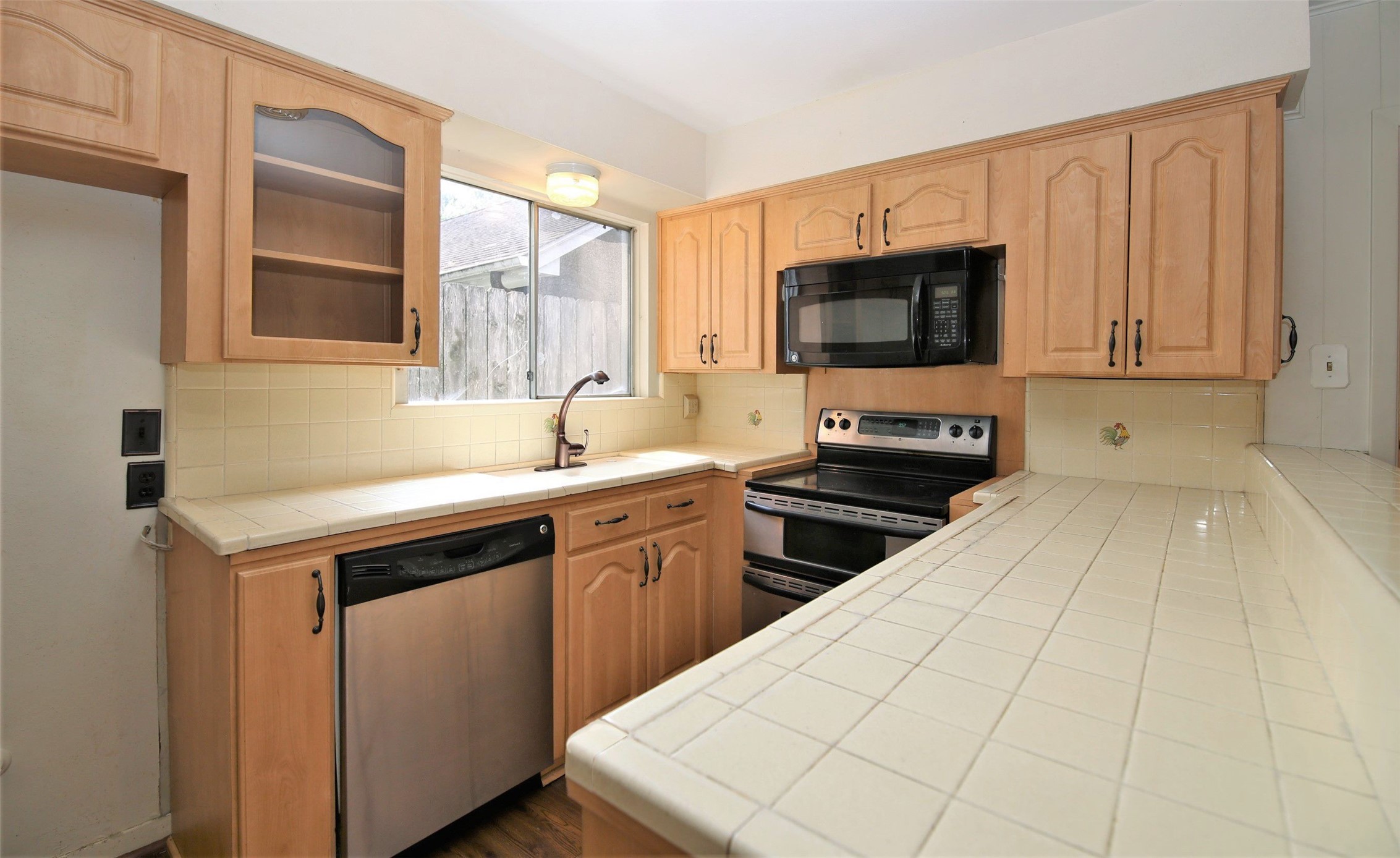 9634 Bundy Property Photo 4