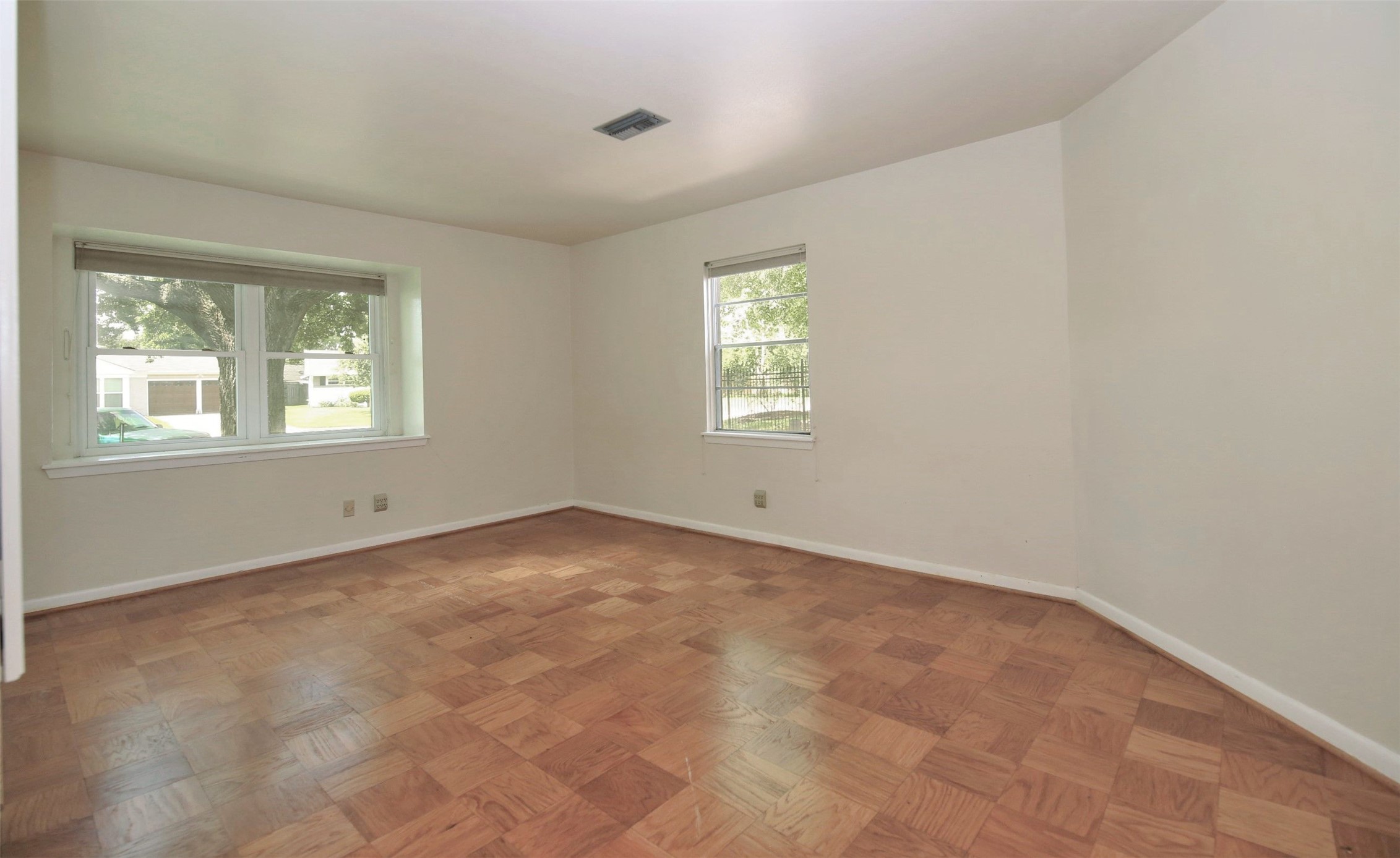 9634 Bundy Property Photo 10