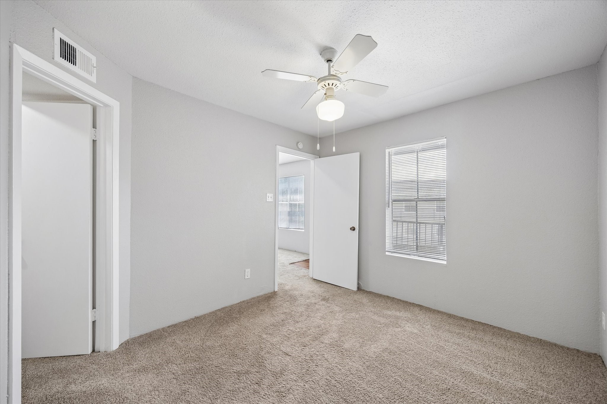 1660 W T C Jester Boulevard 1012 Property Photo 8