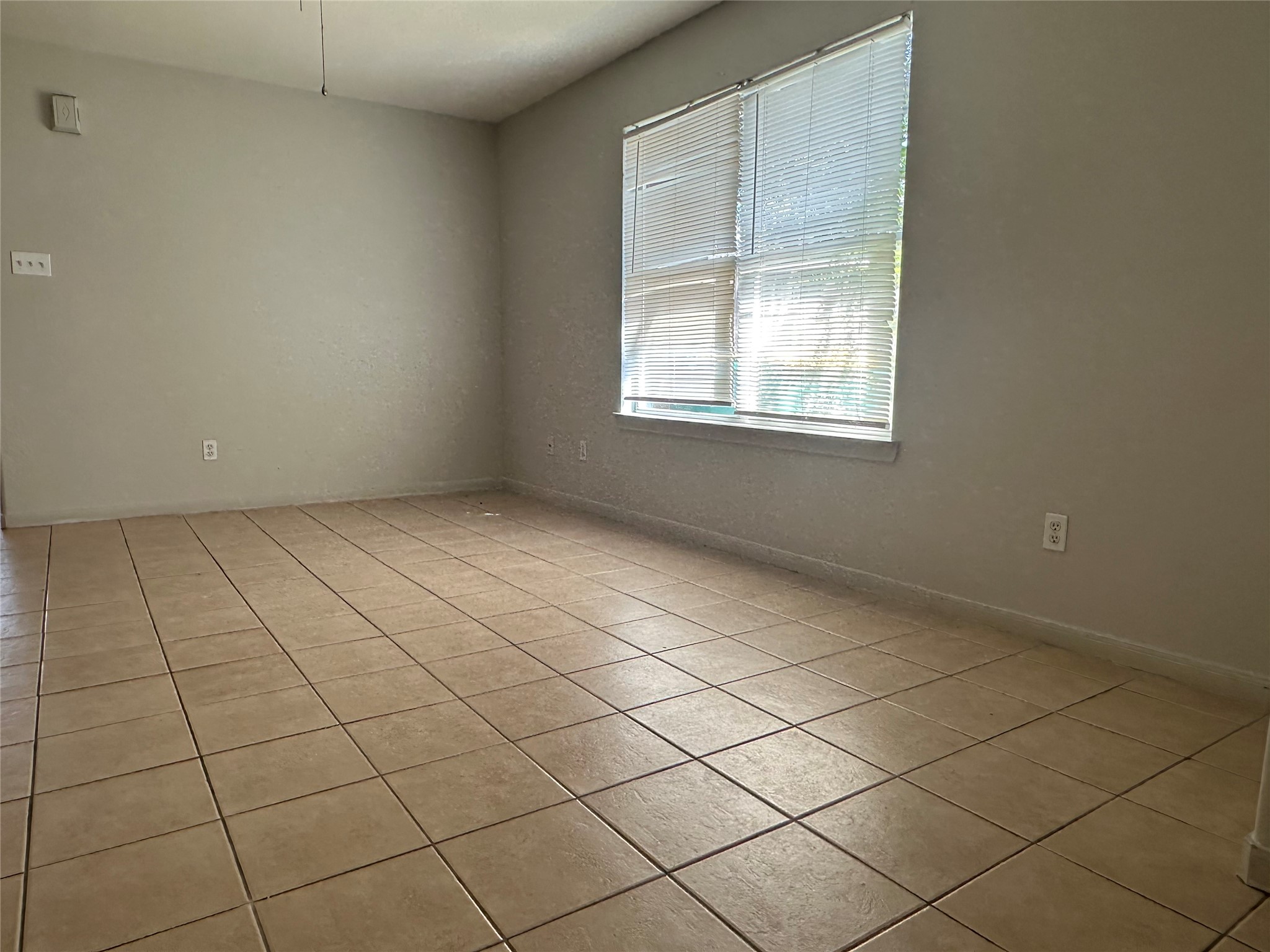 5434 Cherie Crest Court Property Photo 3