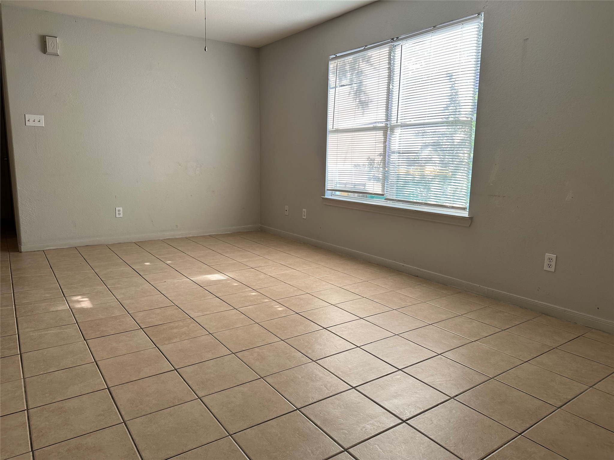 5434 Cherie Crest Court Property Photo 6