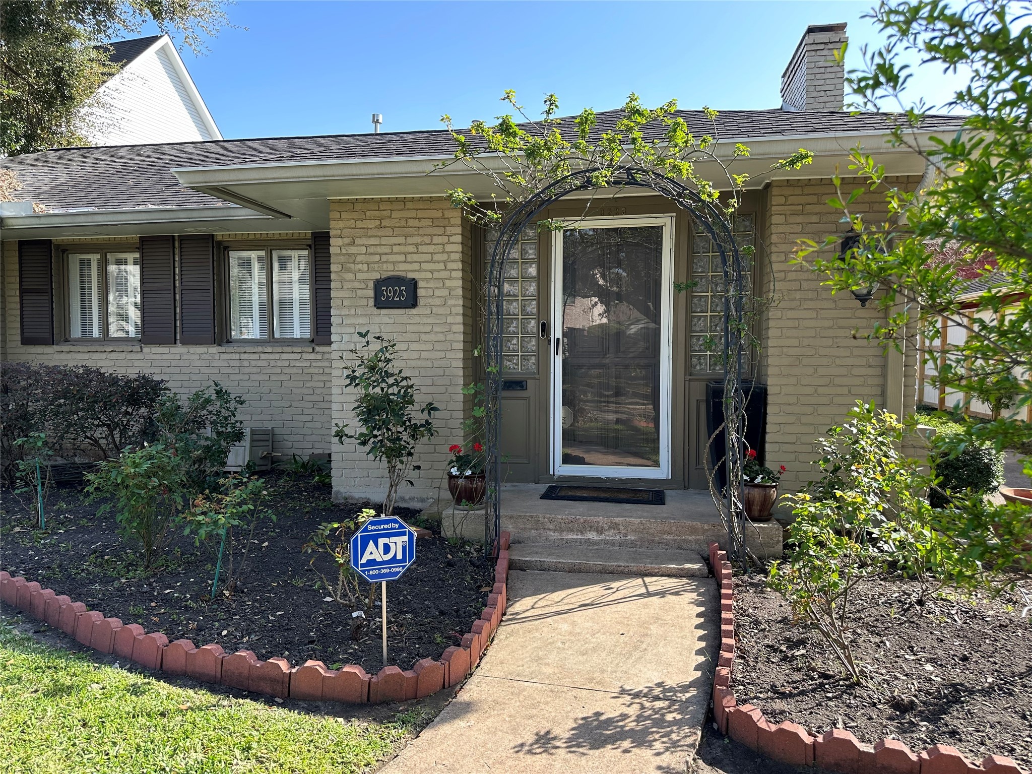 3923 Purdue Street Property Photo 1