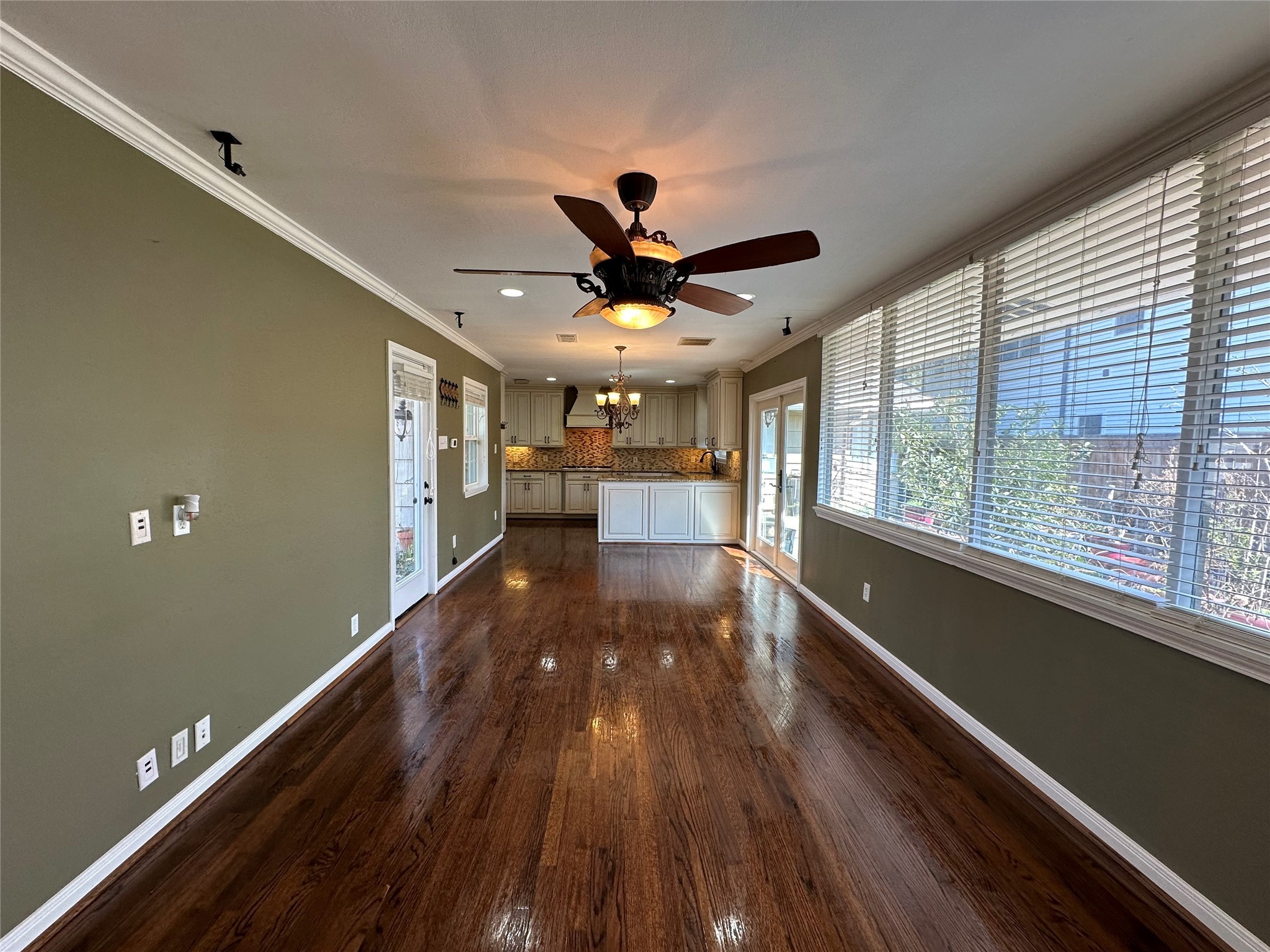 3923 Purdue Street Property Photo 13