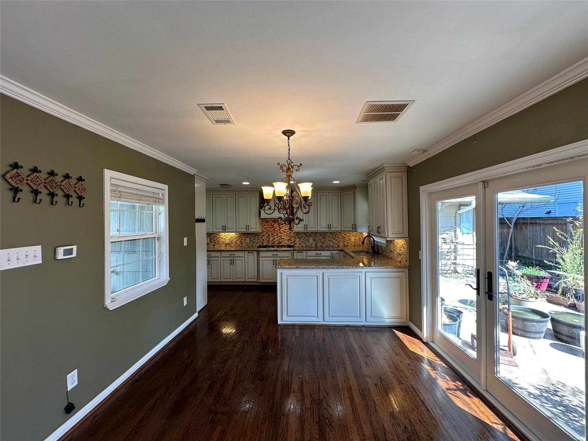 3923 Purdue Street Property Photo 14