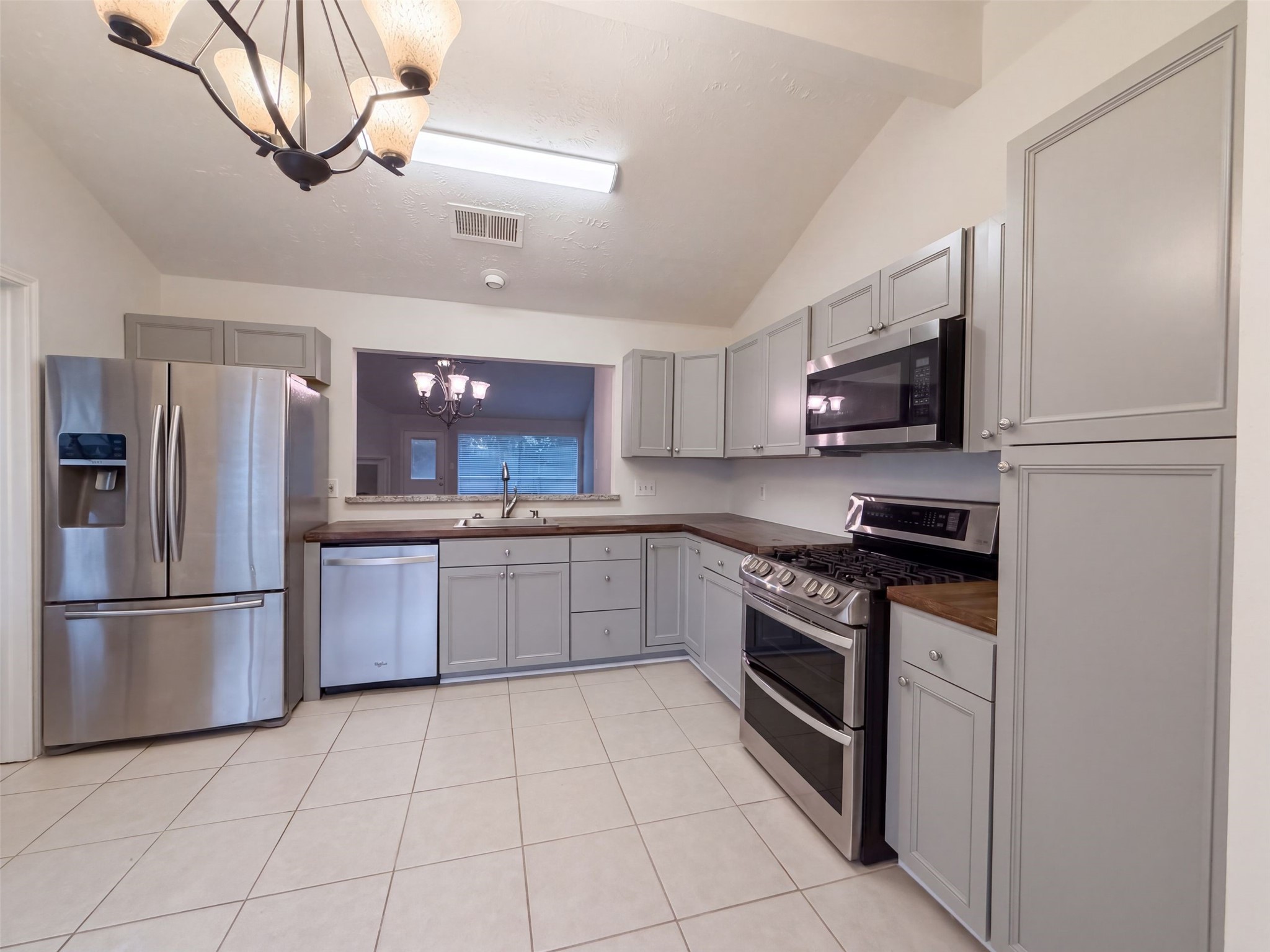 19414 Winding Branch Drive Property Photo 6