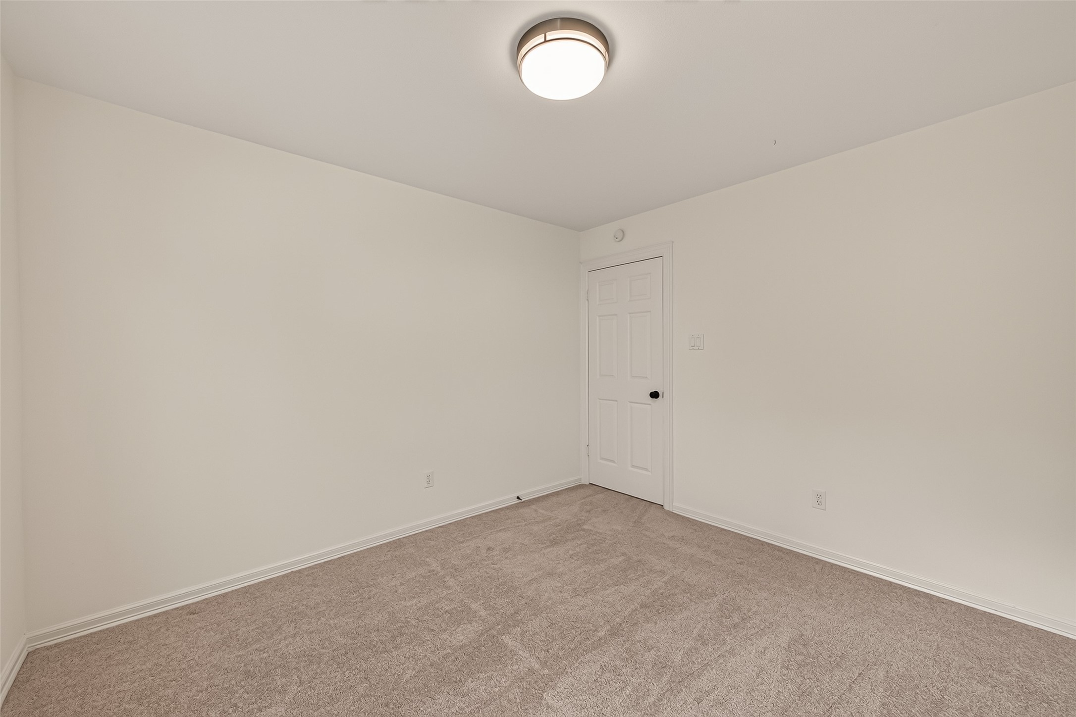 14139 Swallowfield Drive Property Photo 31