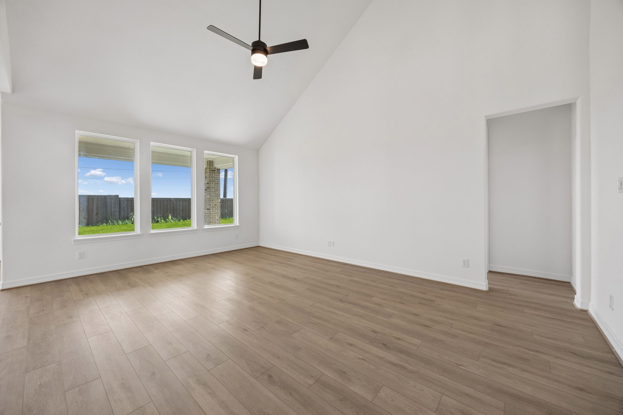 507 Selaura Drive Property Photo 9