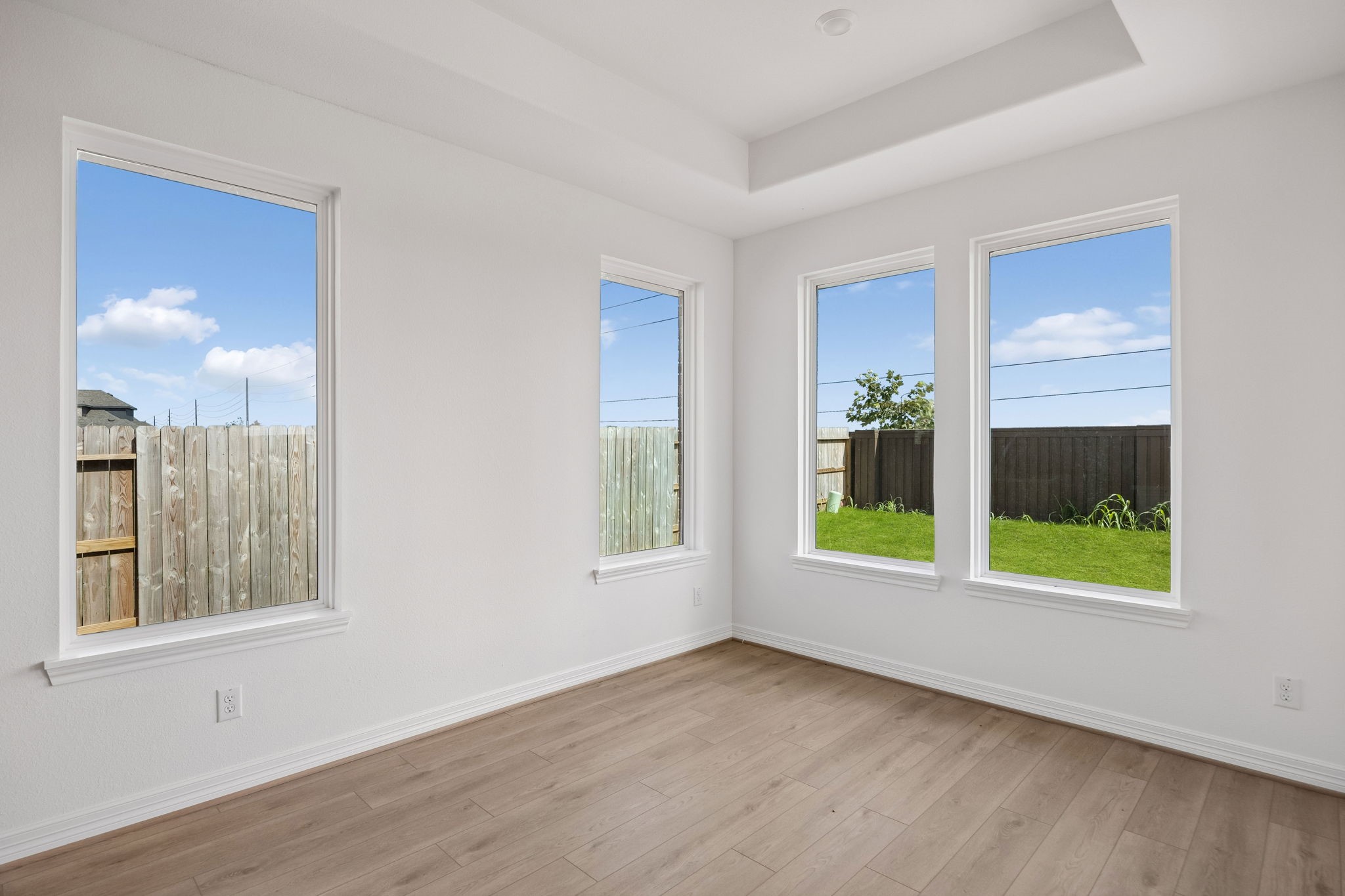 507 Selaura Drive Property Photo 10