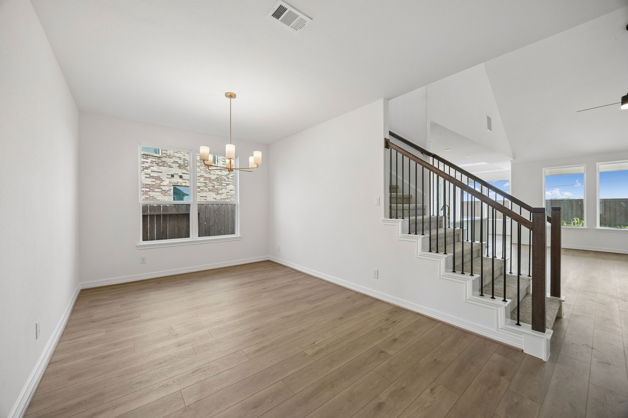 507 Selaura Drive Property Photo 11