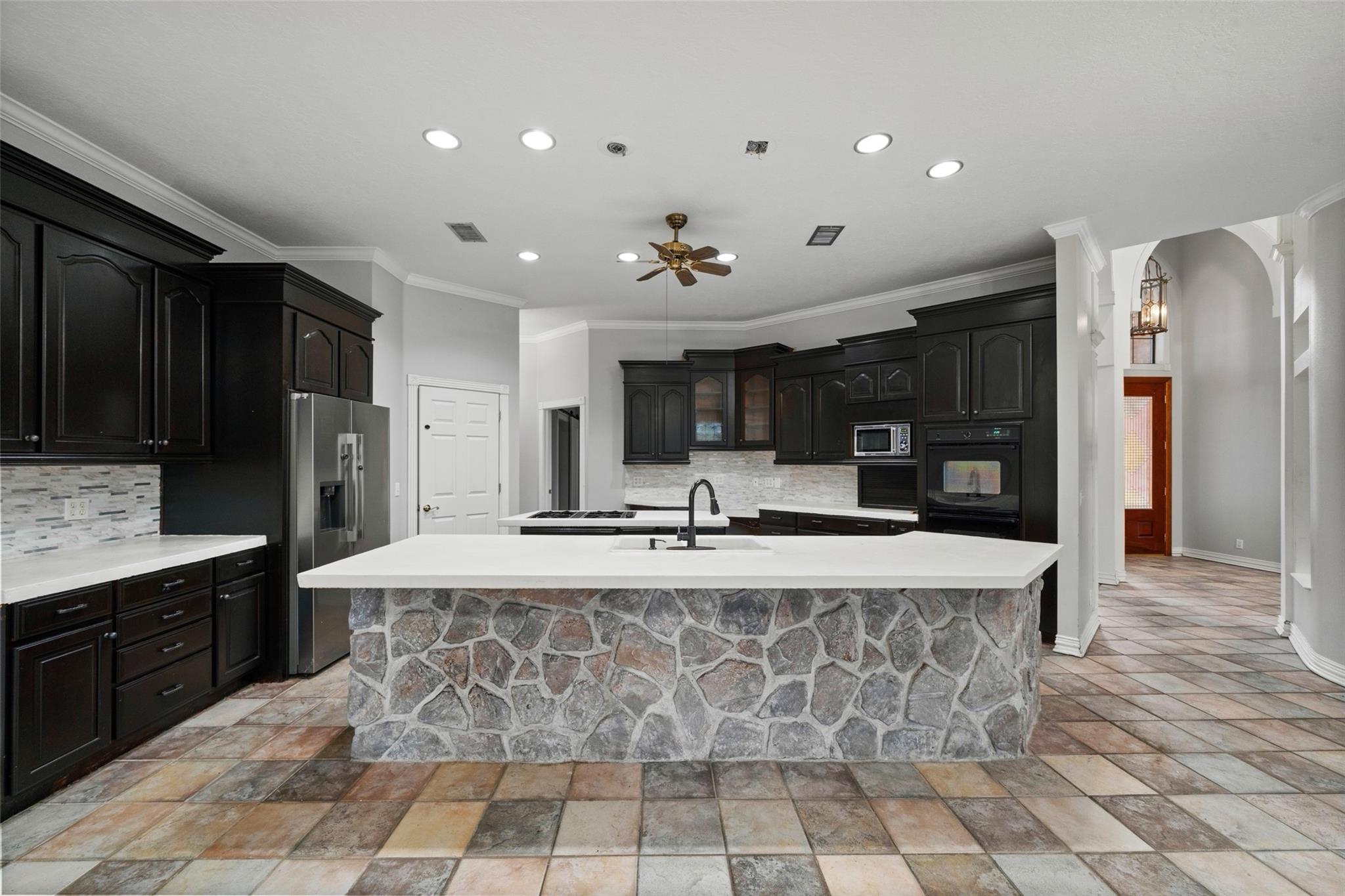10331 Happy Trail Property Photo 13