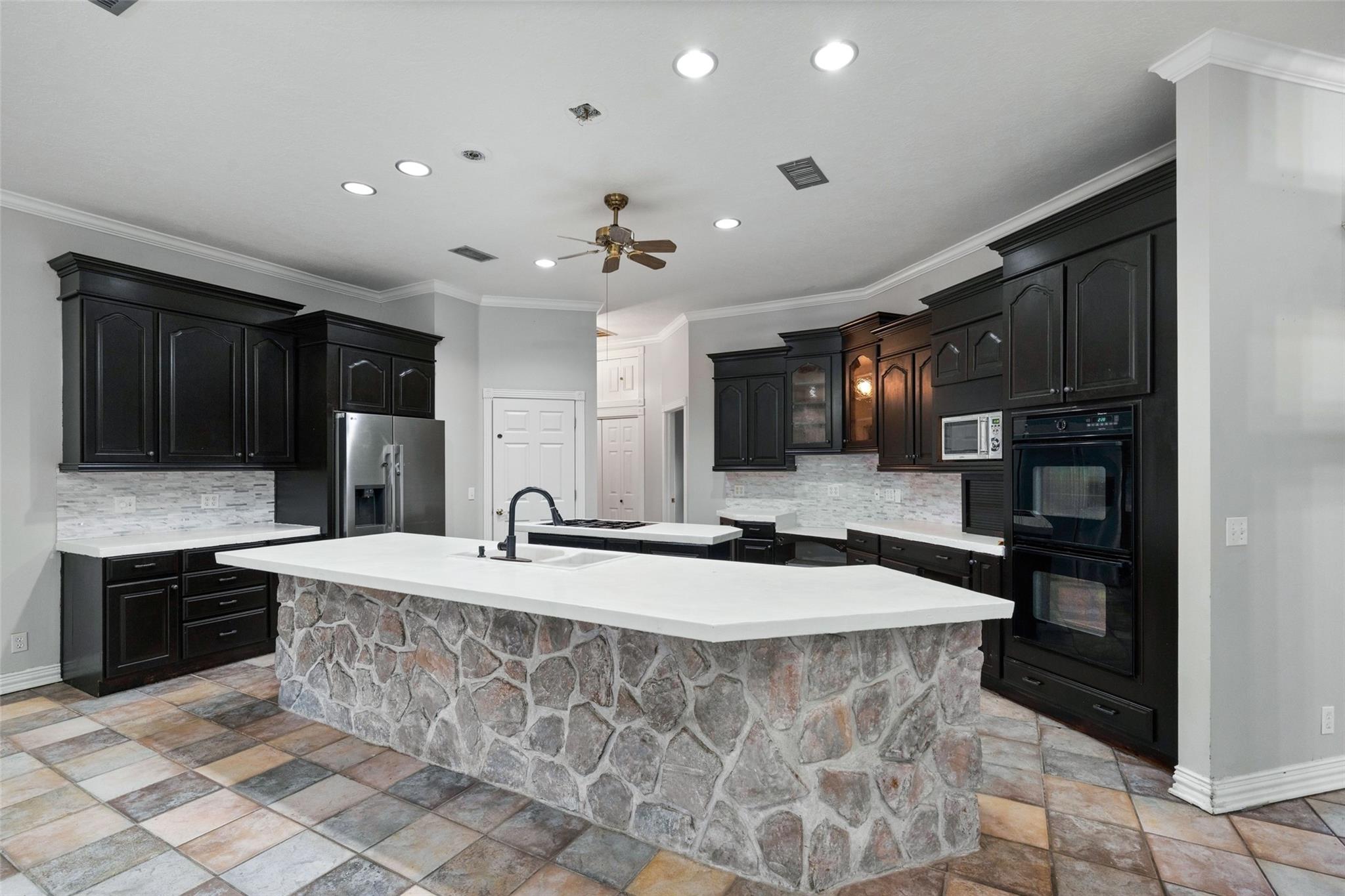 10331 Happy Trail Property Photo 14