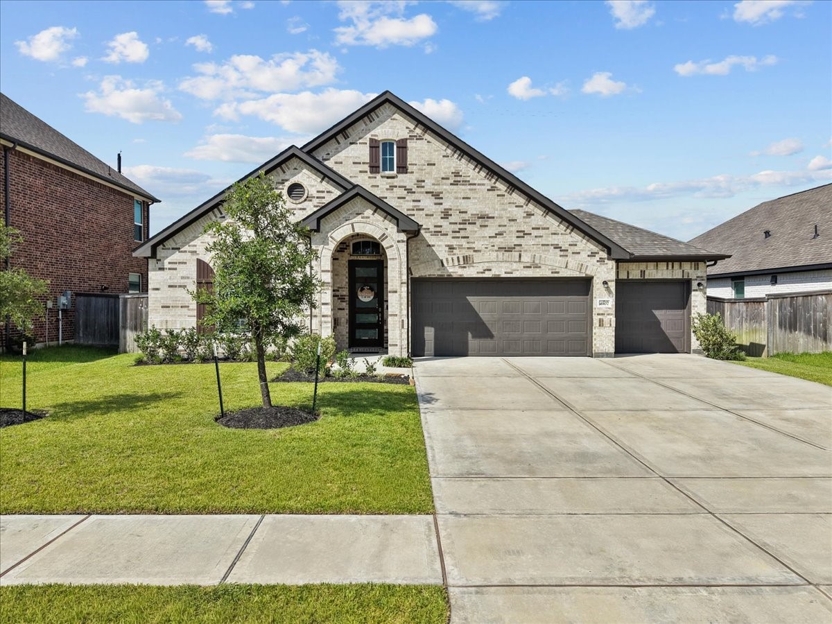4907 Autumn Hills Trail Property Photo 2