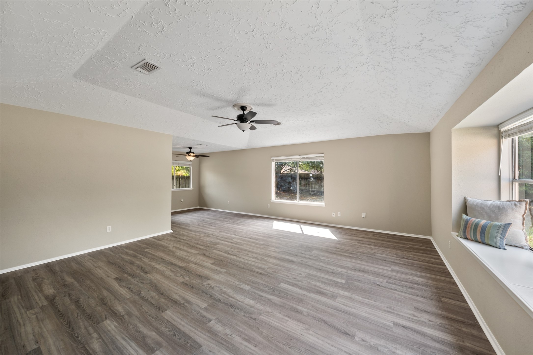 21018 Verdecove Lane Property Photo 3