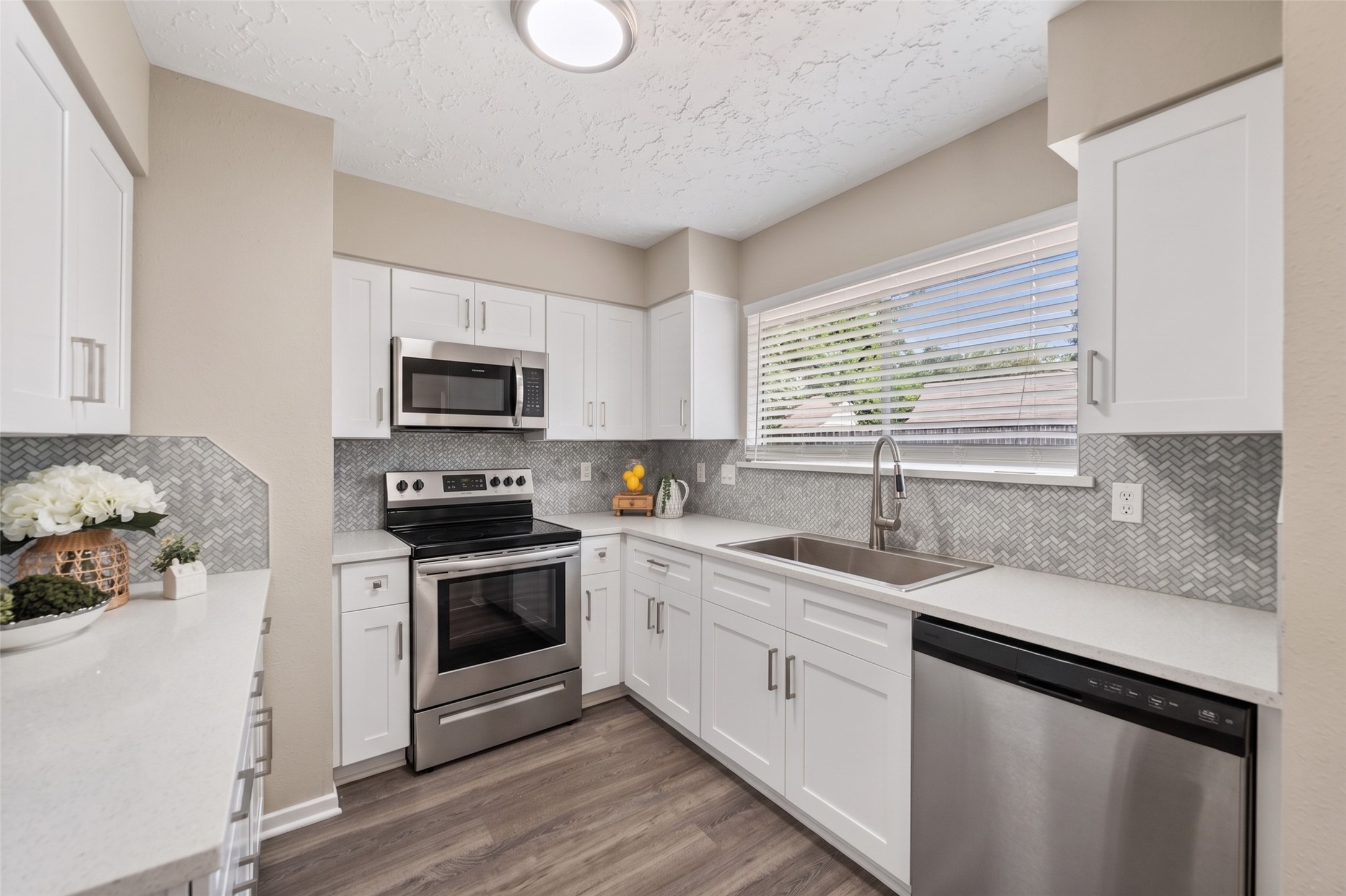 21018 Verdecove Lane Property Photo 8