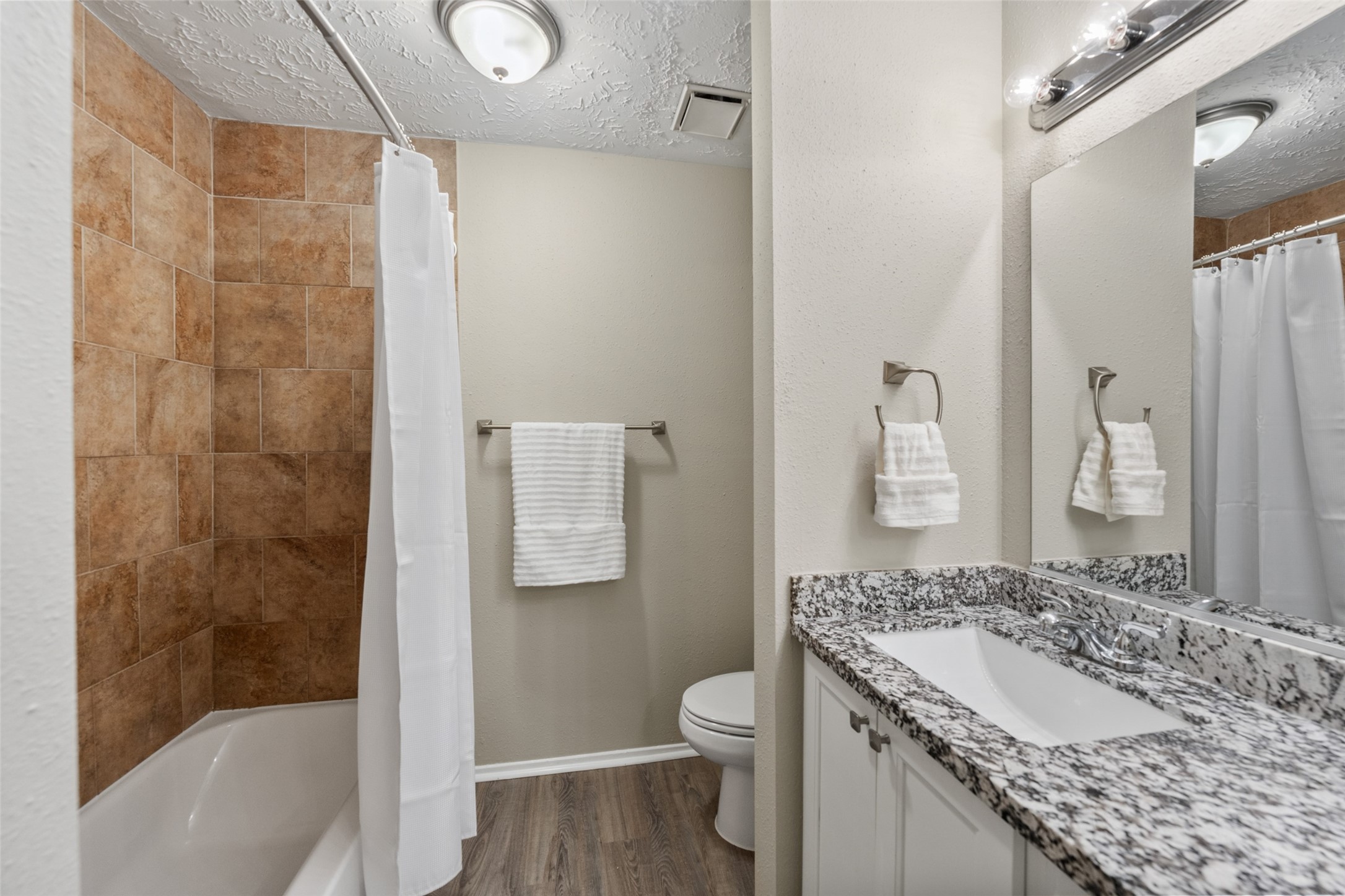 21018 Verdecove Lane Property Photo 16