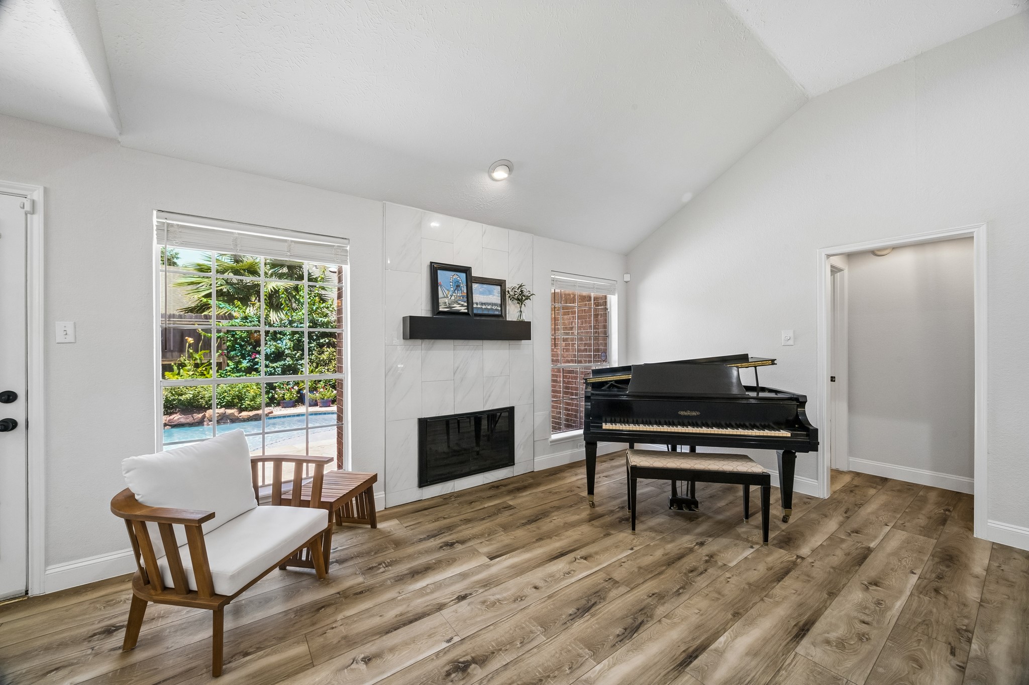 6407 Avenel Drive Property Photo 14
