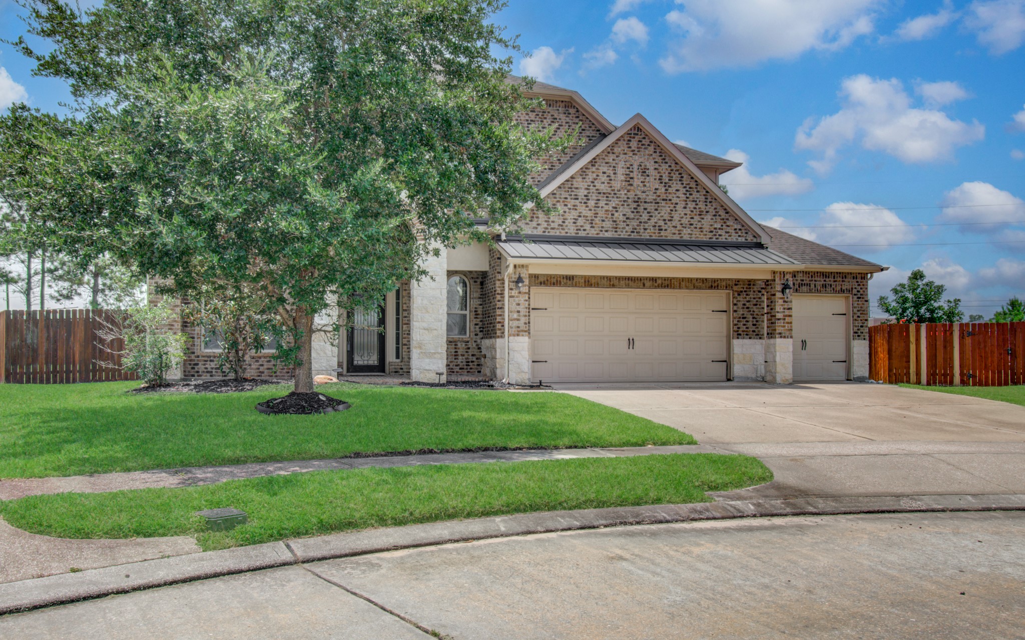 24503 Rossmore Hill Court Property Photo 3