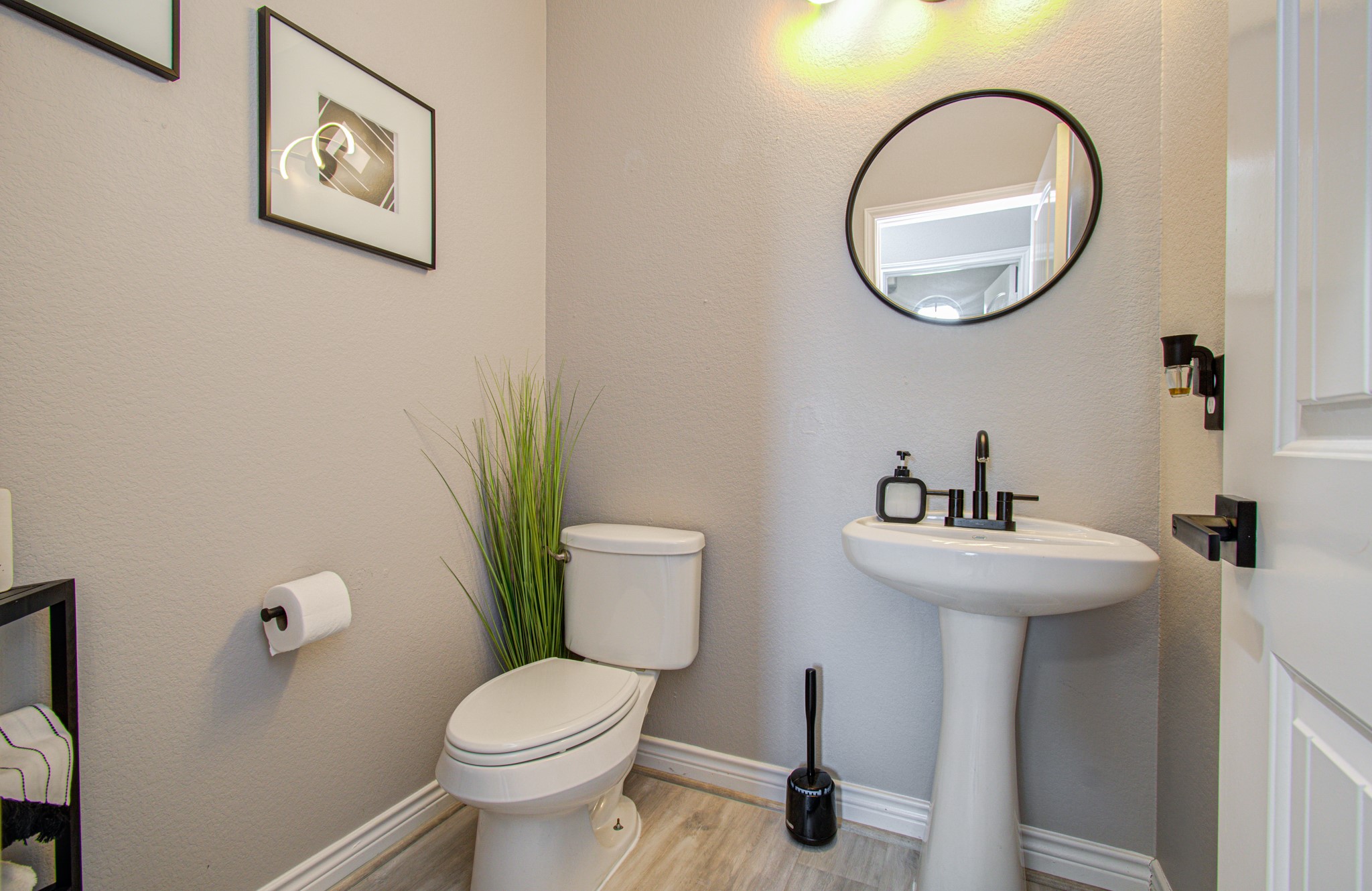 24503 Rossmore Hill Court Property Photo 6