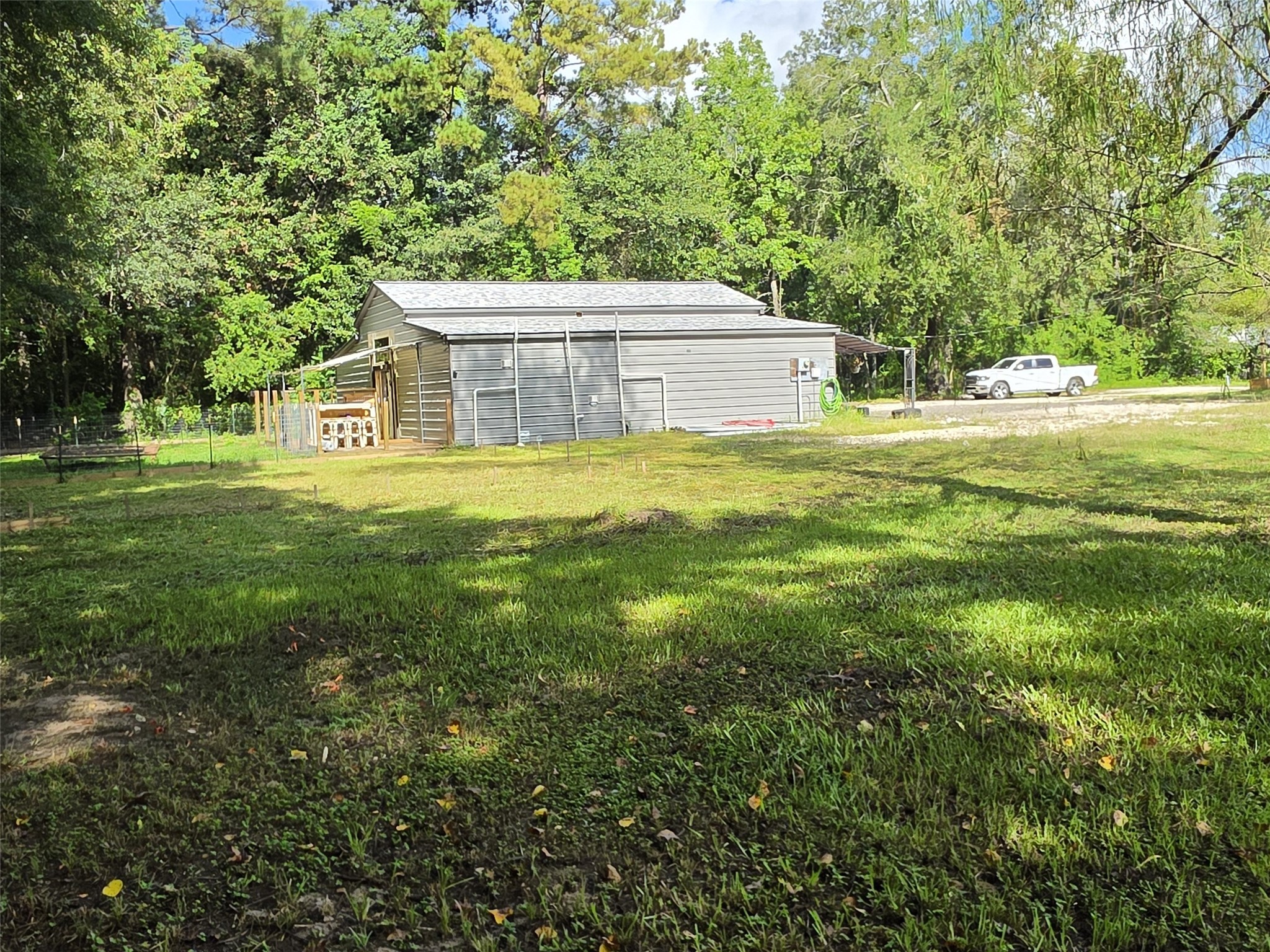 23381 Micke Property Photo 5