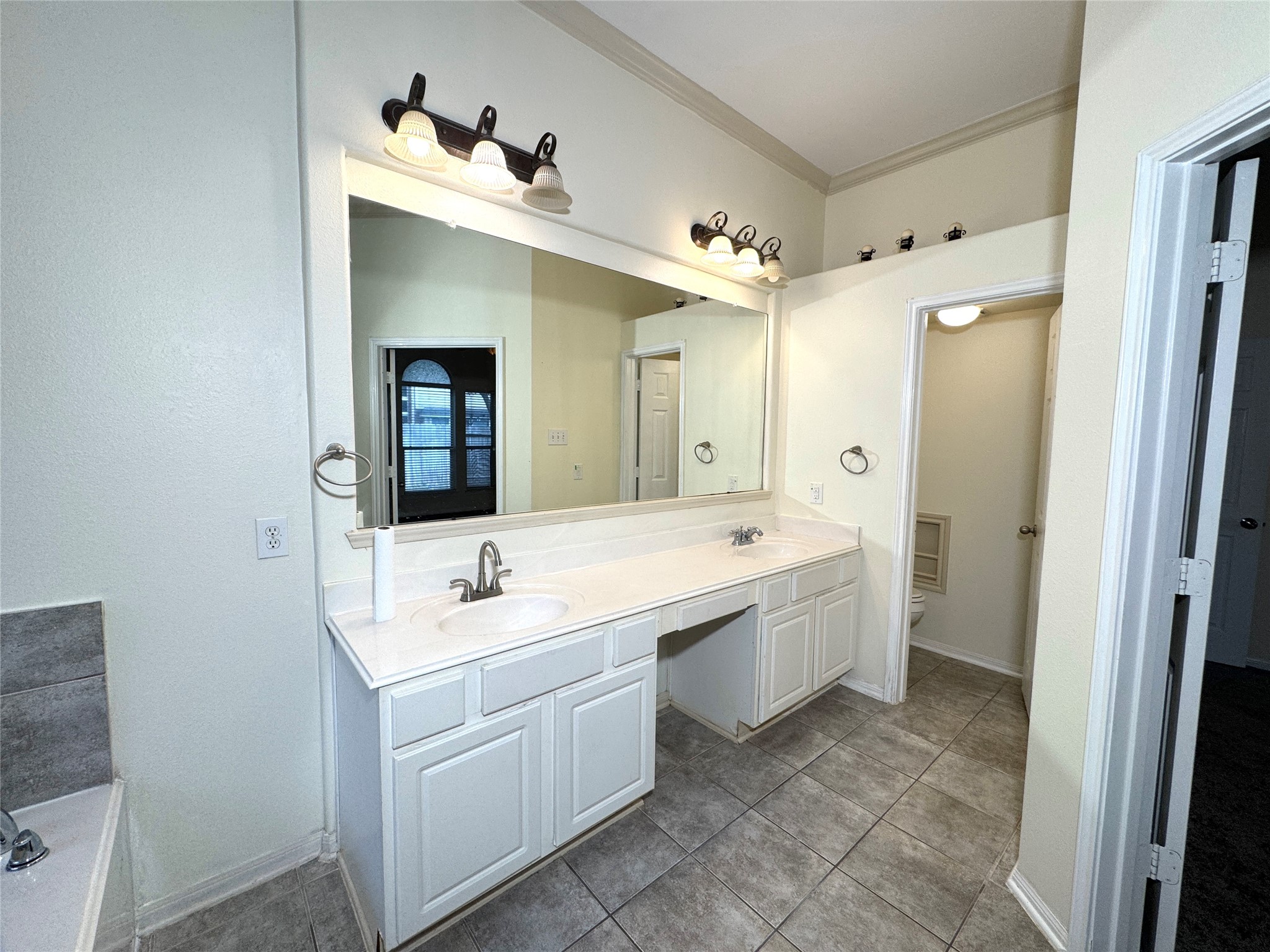 2827 Fair Chase Drive Property Photo 23
