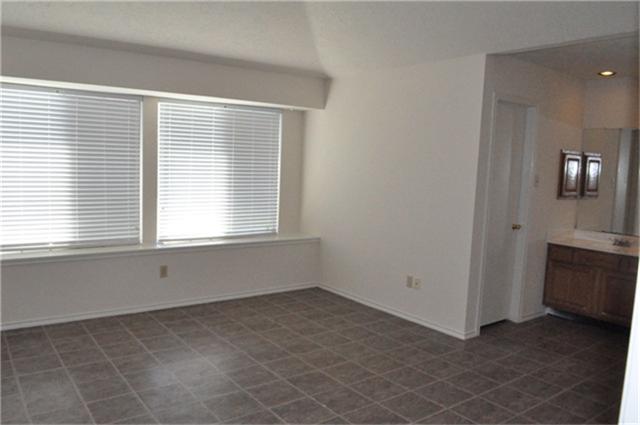 2119 Fountain Drive Property Photo 10