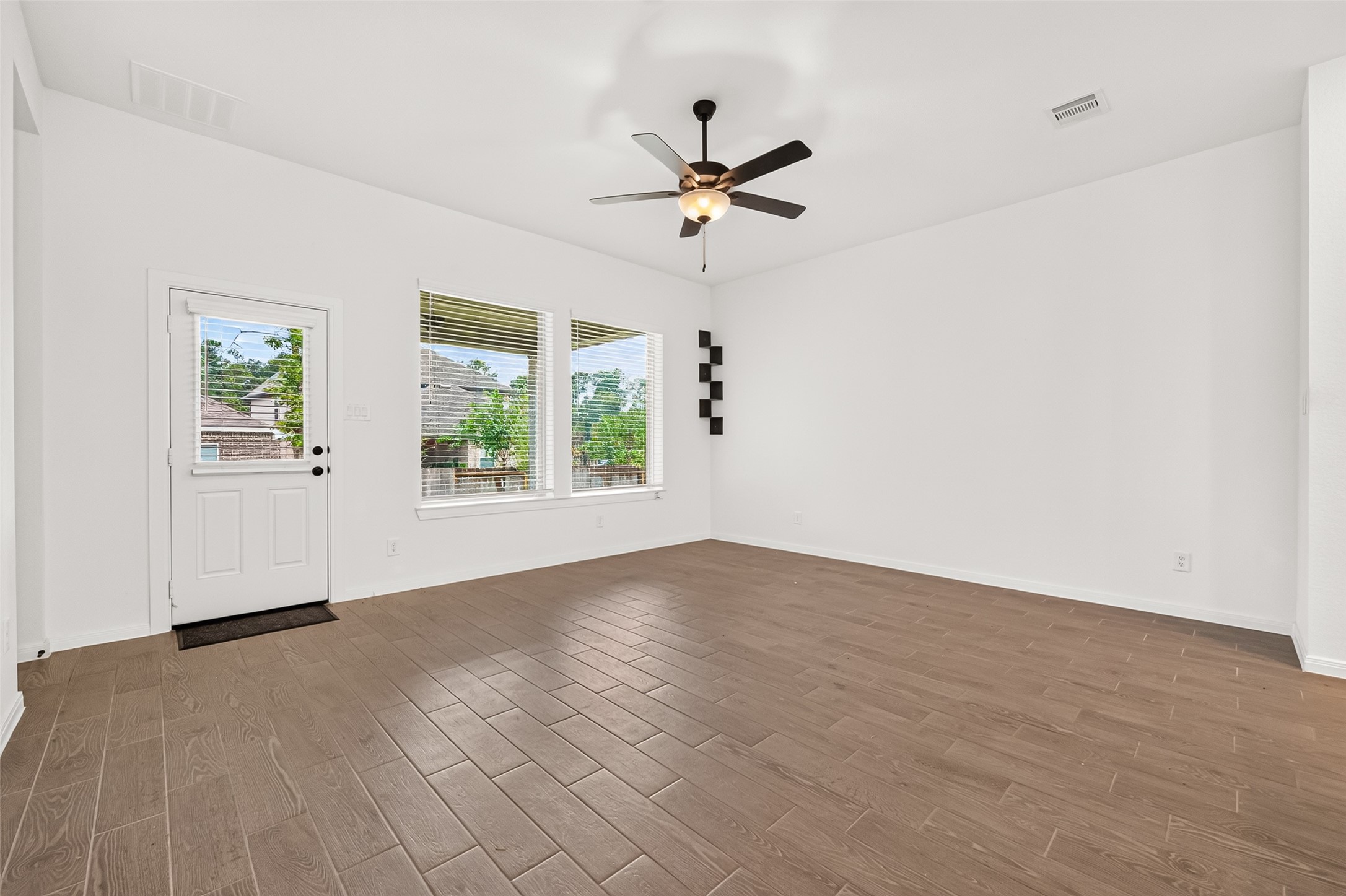 453 Embden Rim Drive Property Photo 14