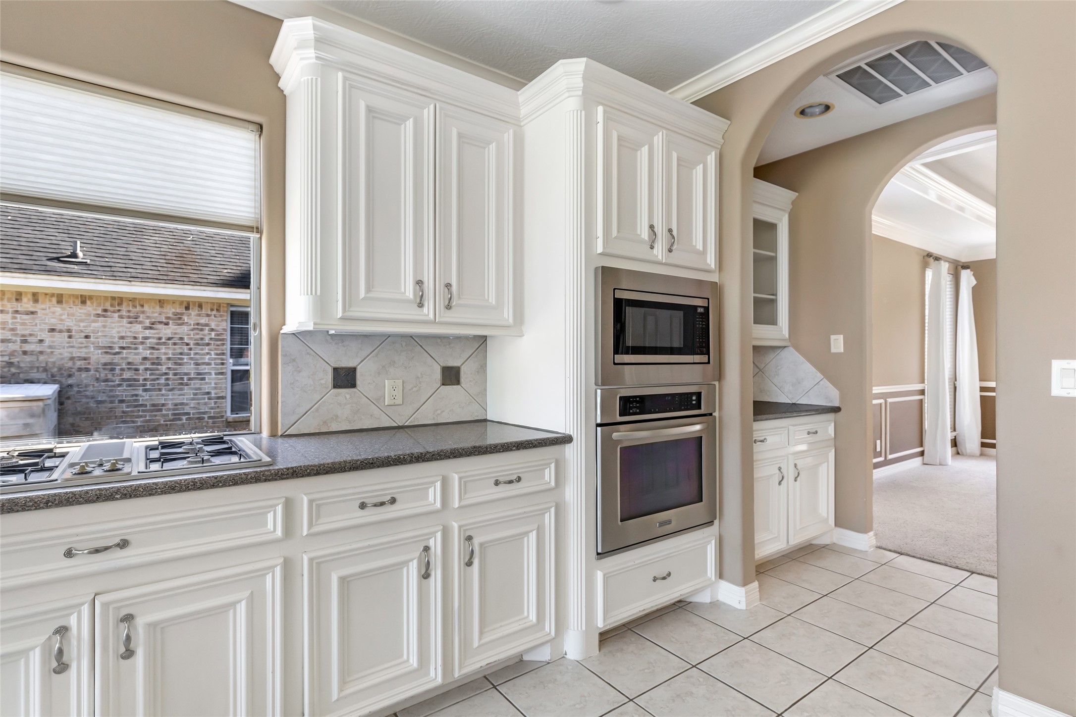 13930 Fountainview Drive Property Photo 13