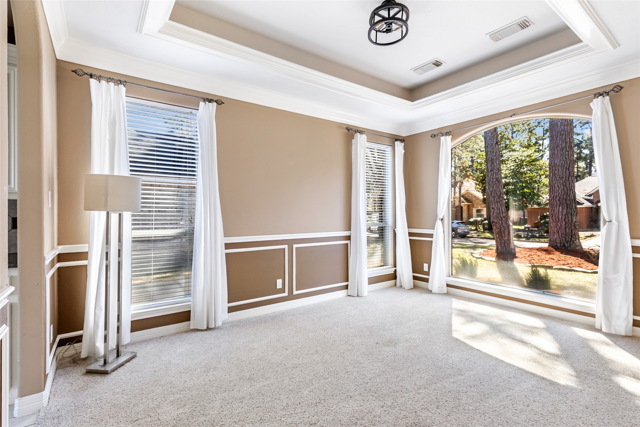 13930 Fountainview Drive Property Photo 18