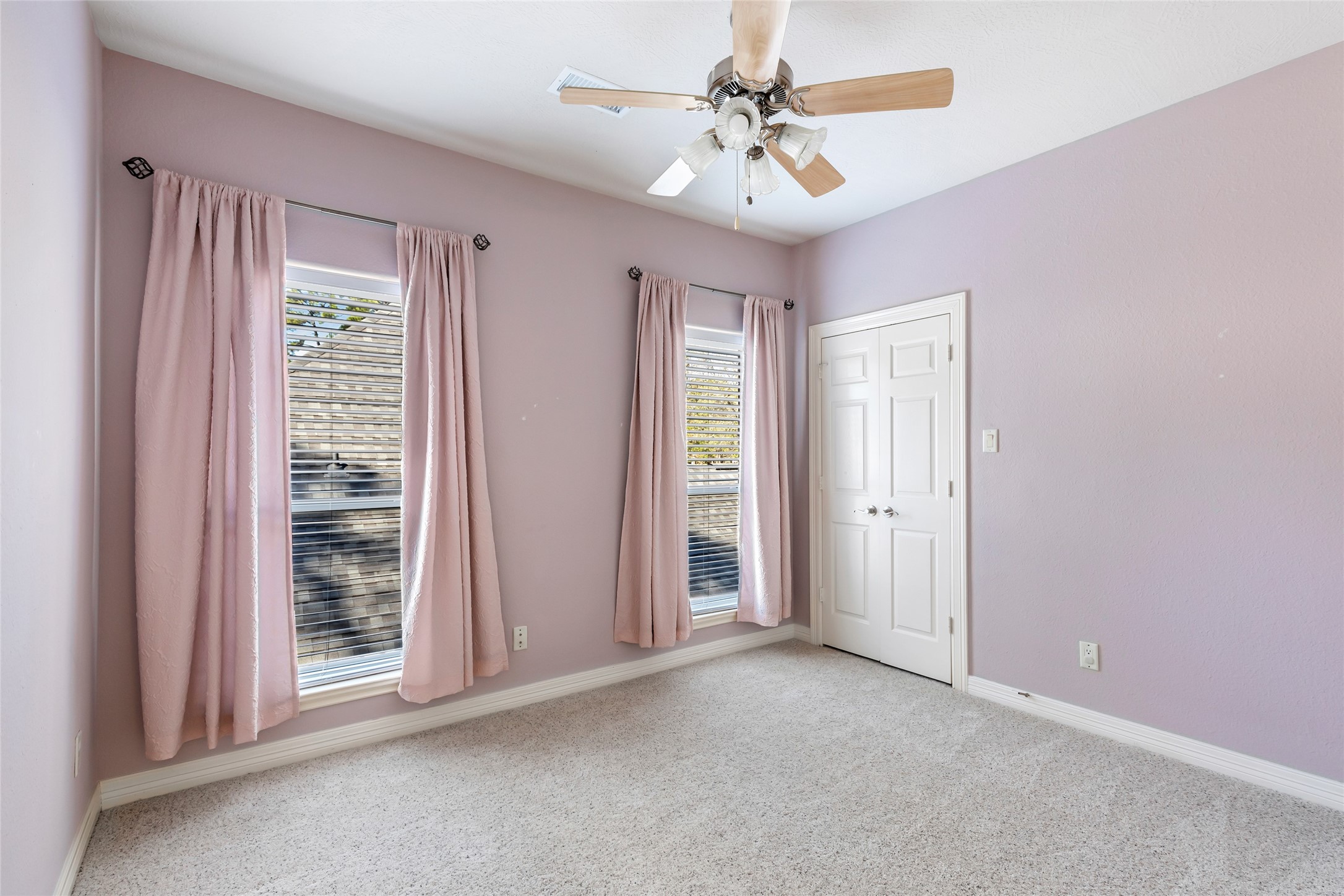 13930 Fountainview Drive Property Photo 32