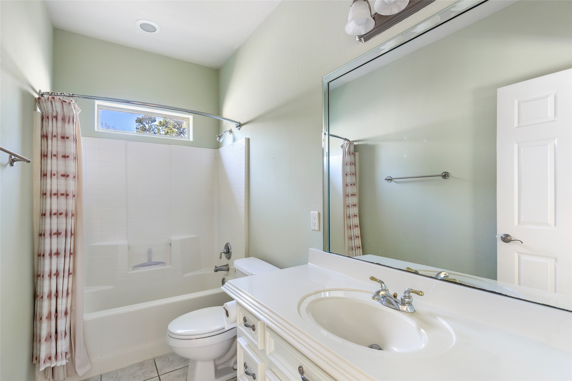 13930 Fountainview Drive Property Photo 34