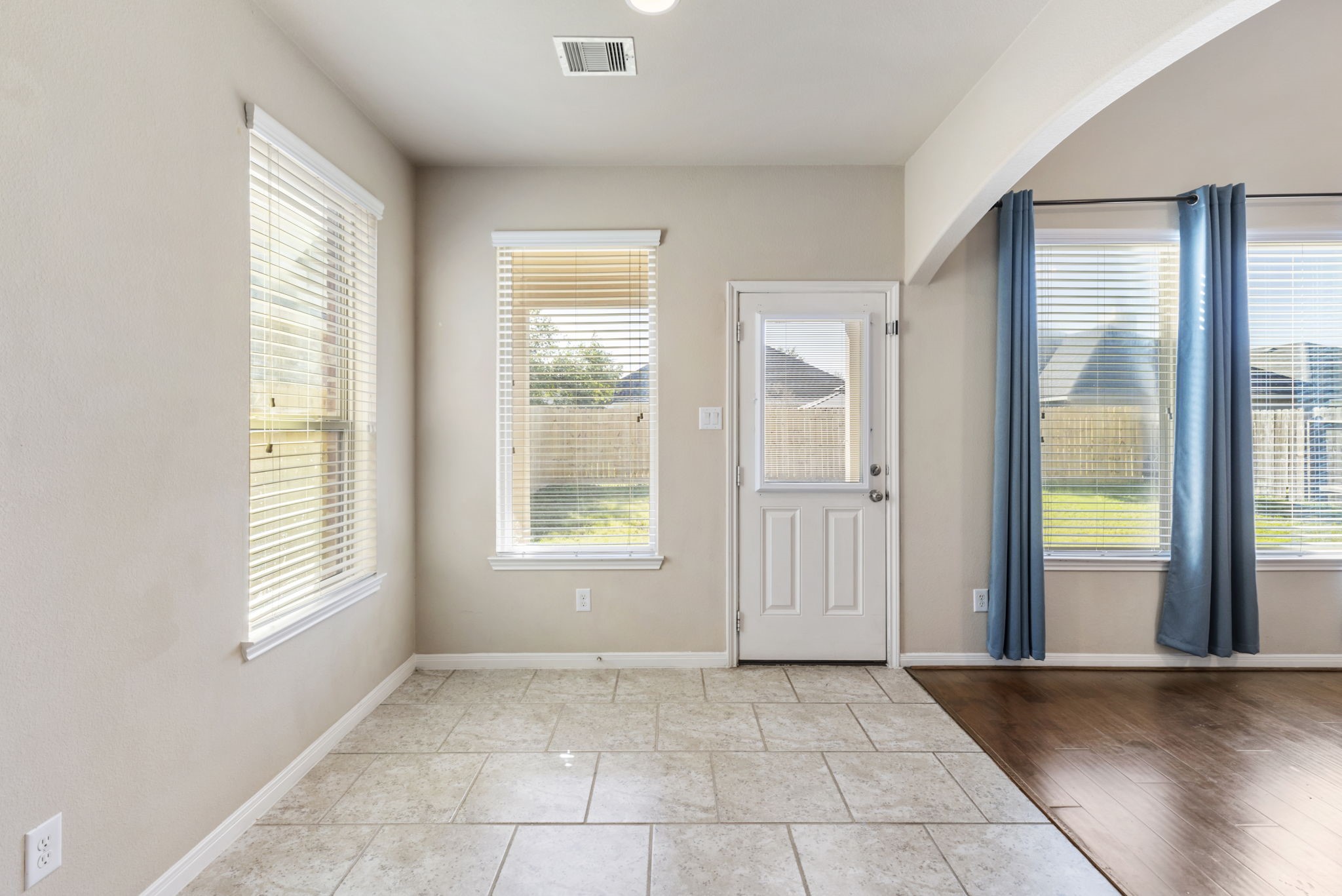 8711 Alicia Drive Property Photo 6