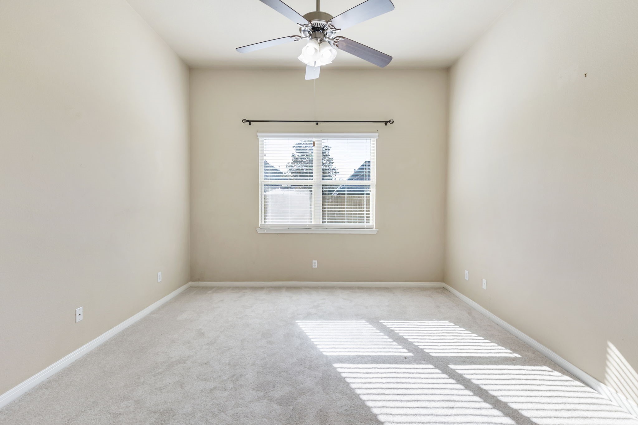 8711 Alicia Drive Property Photo 9