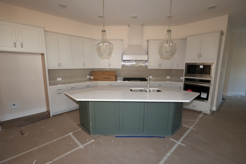 8938 Blackwoods Court Property Photo 7