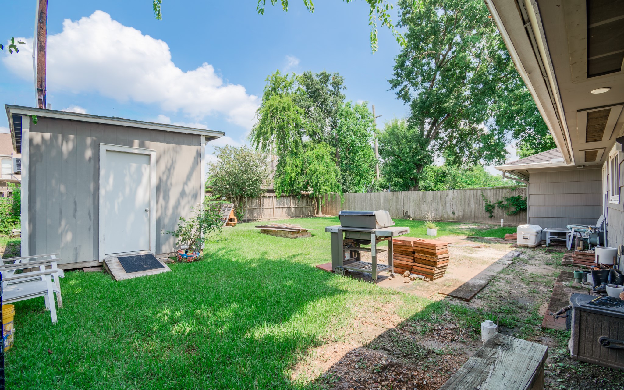 1918 Huge Oaks Street Property Photo 6