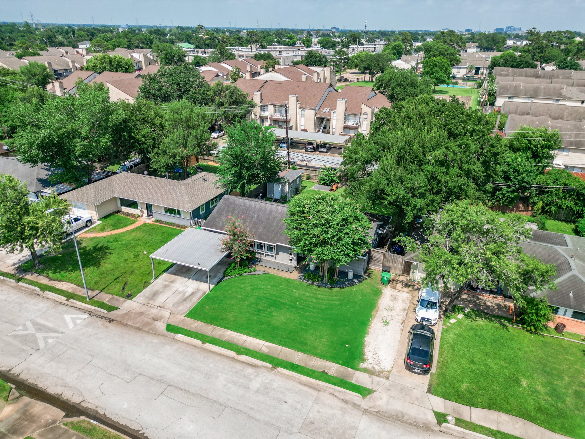 1918 Huge Oaks Street Property Photo 36