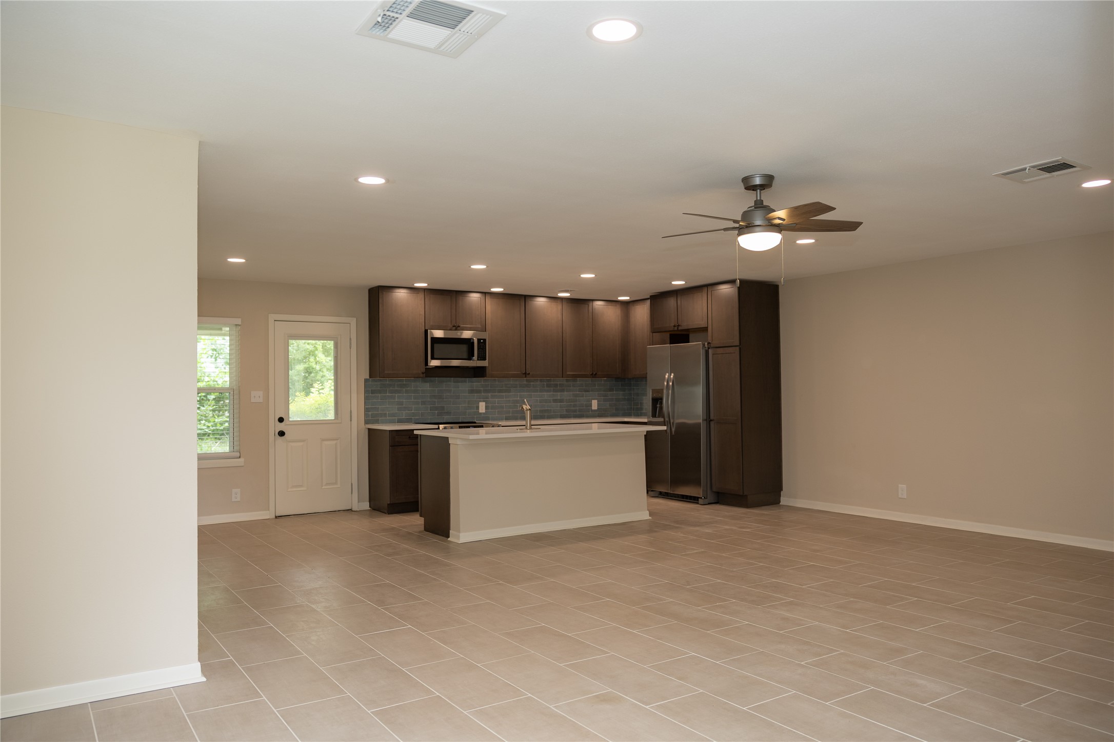 811 Sara Rose Street Property Photo 7