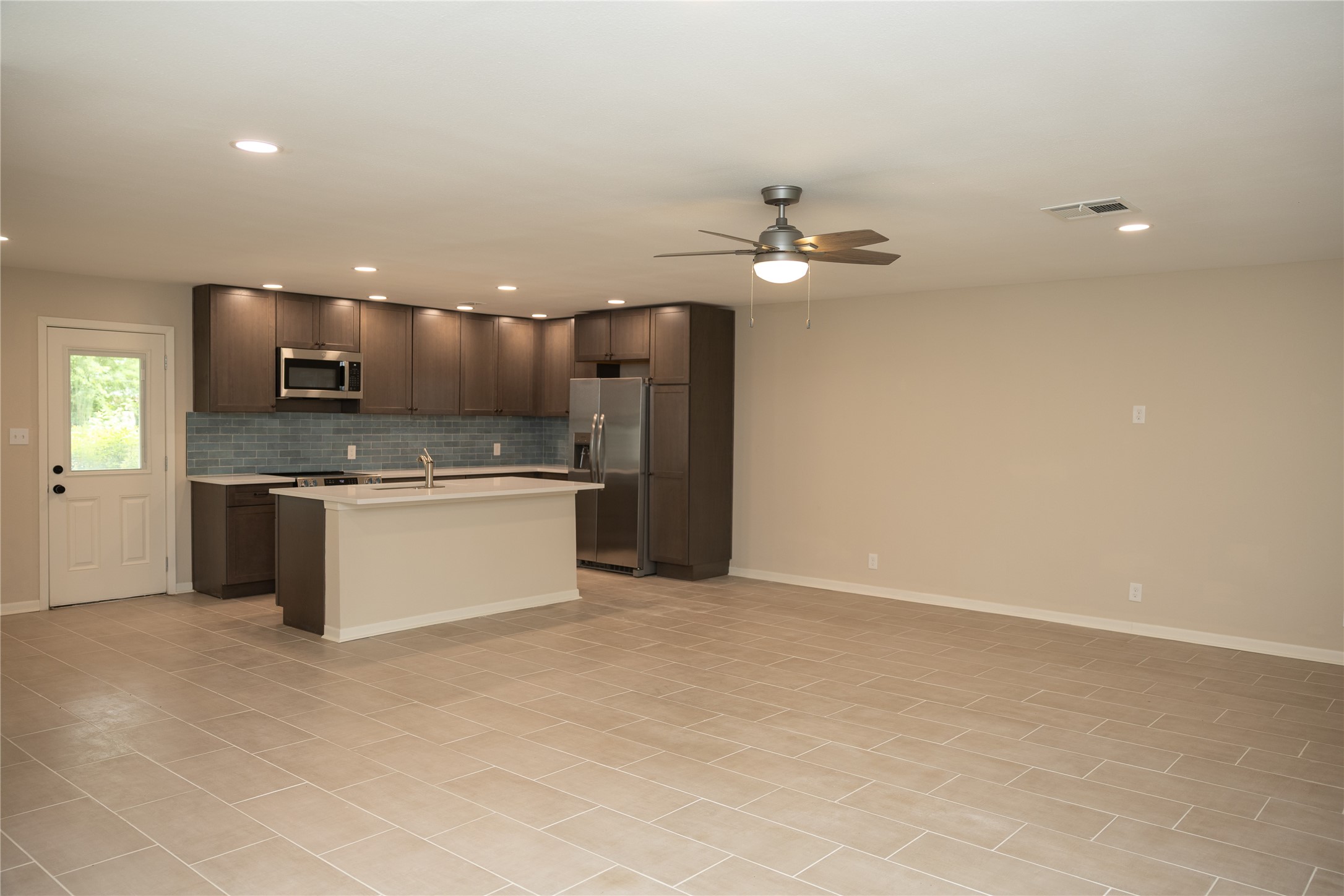 811 Sara Rose Street Property Photo 8