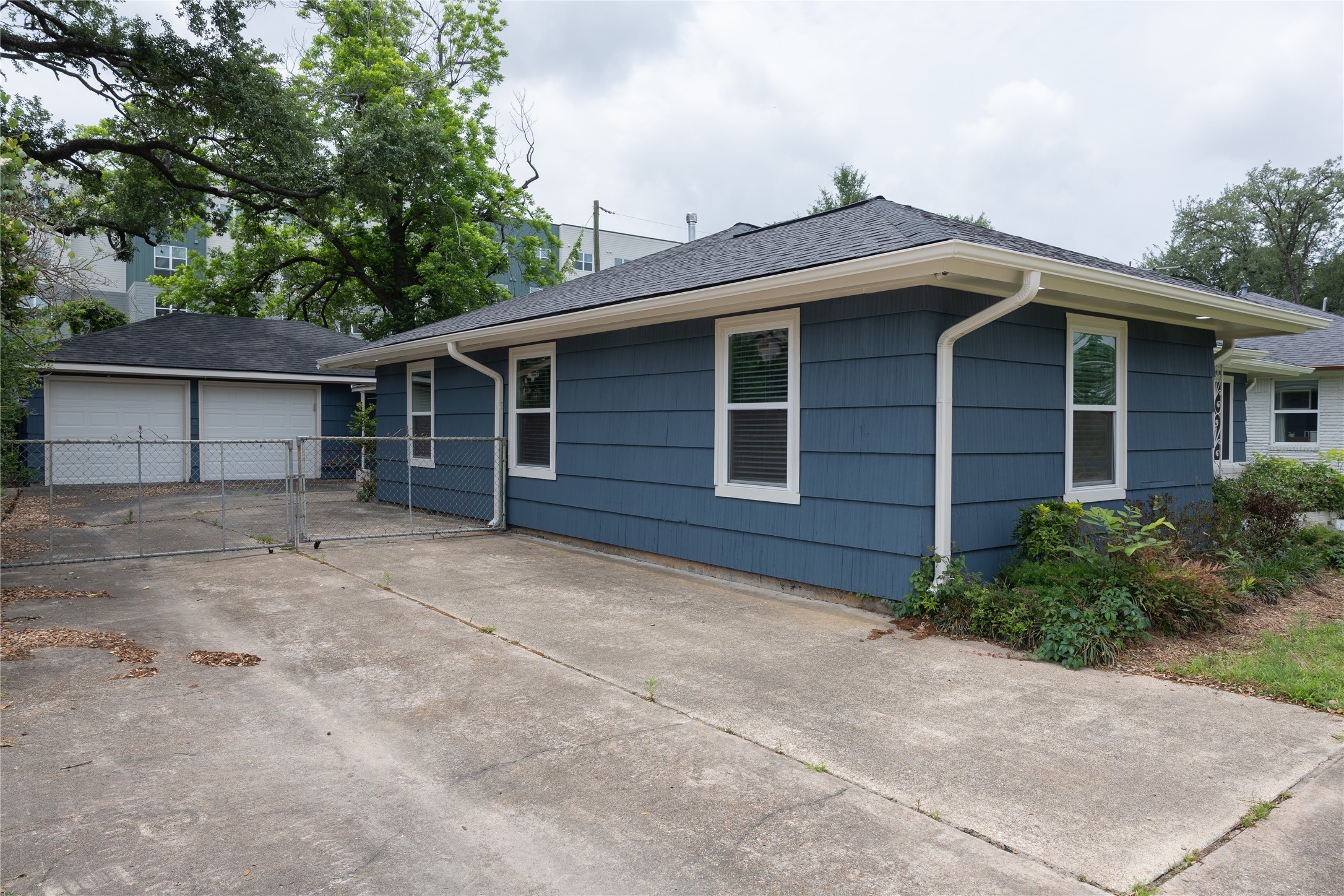 811 Sara Rose Street Property Photo 42