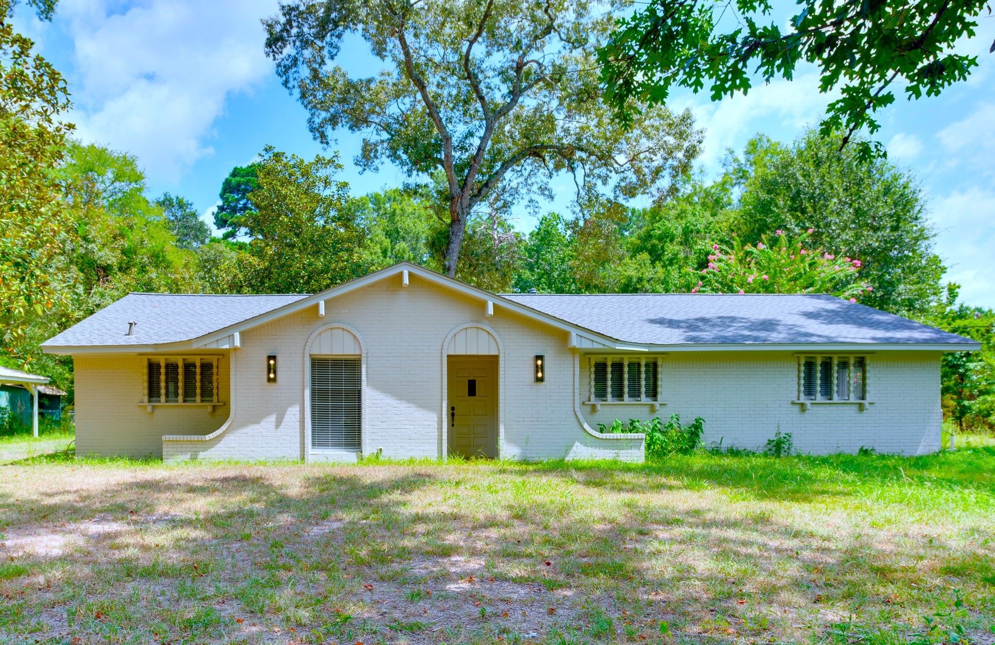 14733 Calhoun Main House Road Property Photo 2