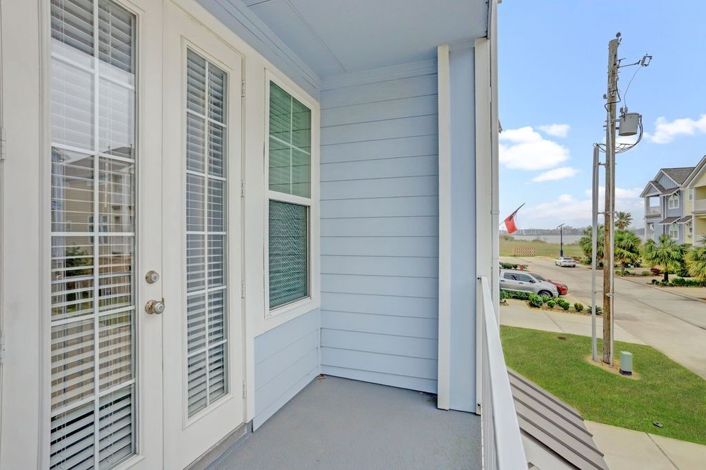 2714 Veranda Falls Property Photo 28