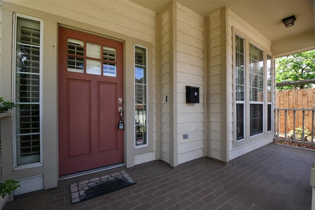 919 Fisher Street D Property Photo 2
