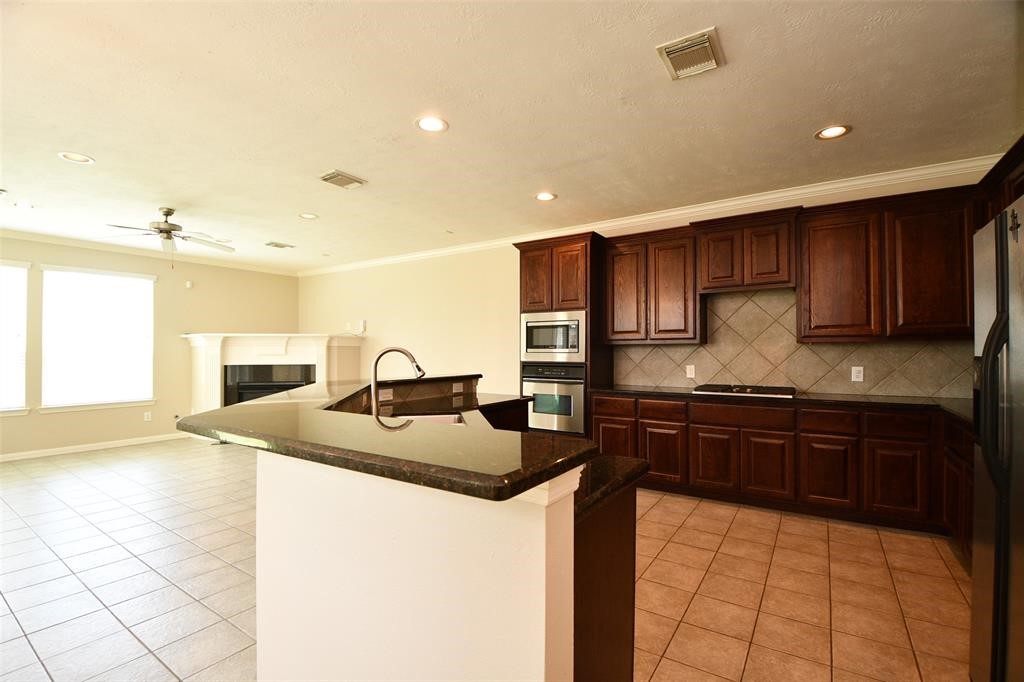 919 Fisher Street D Property Photo 12