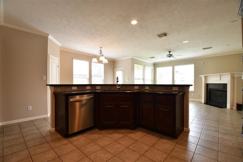 919 Fisher Street D Property Photo 14