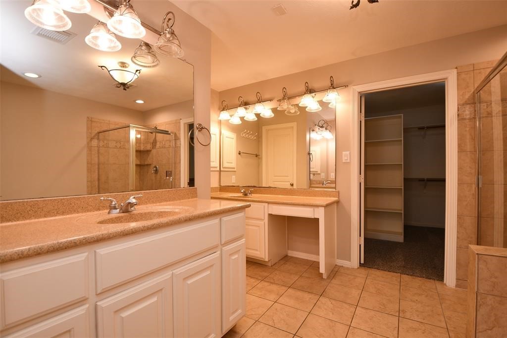 919 Fisher Street D Property Photo 25